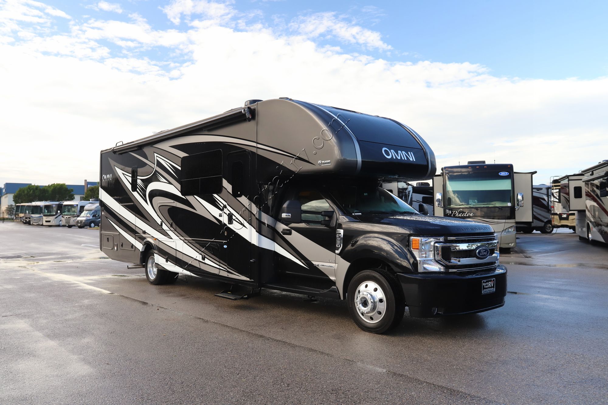 Used 2022 Thor Omni 34SV Class C  For Sale