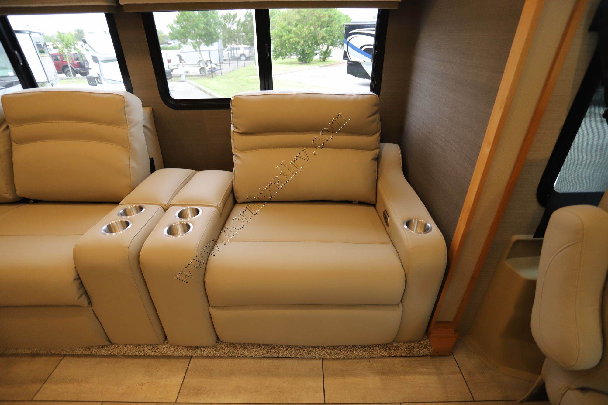 New 2022 Tiffin Motor Homes Allegro Red 33 AL Class A  For Sale