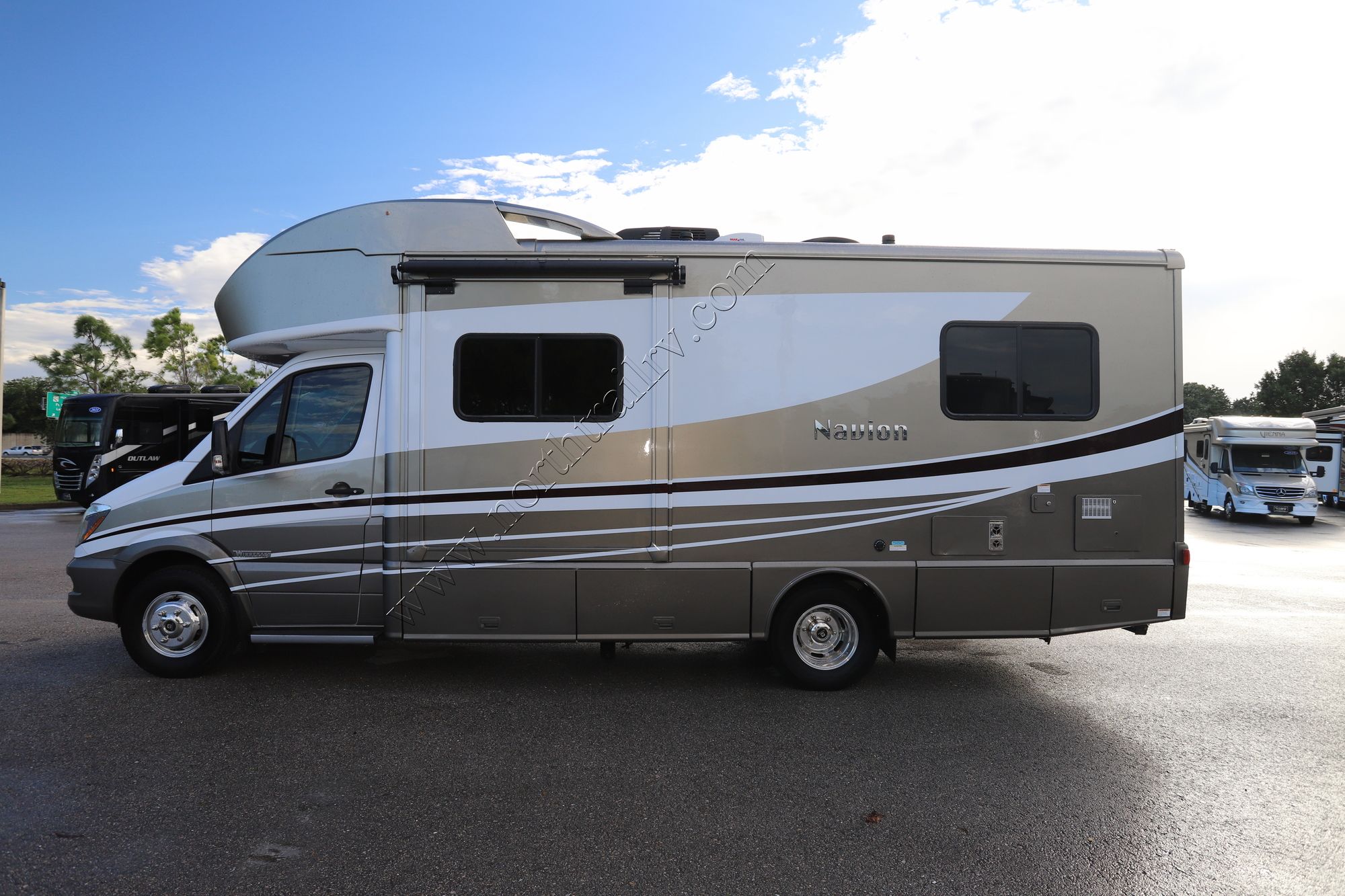 Used 2019 Winnebago Navion 24V Class C  For Sale
