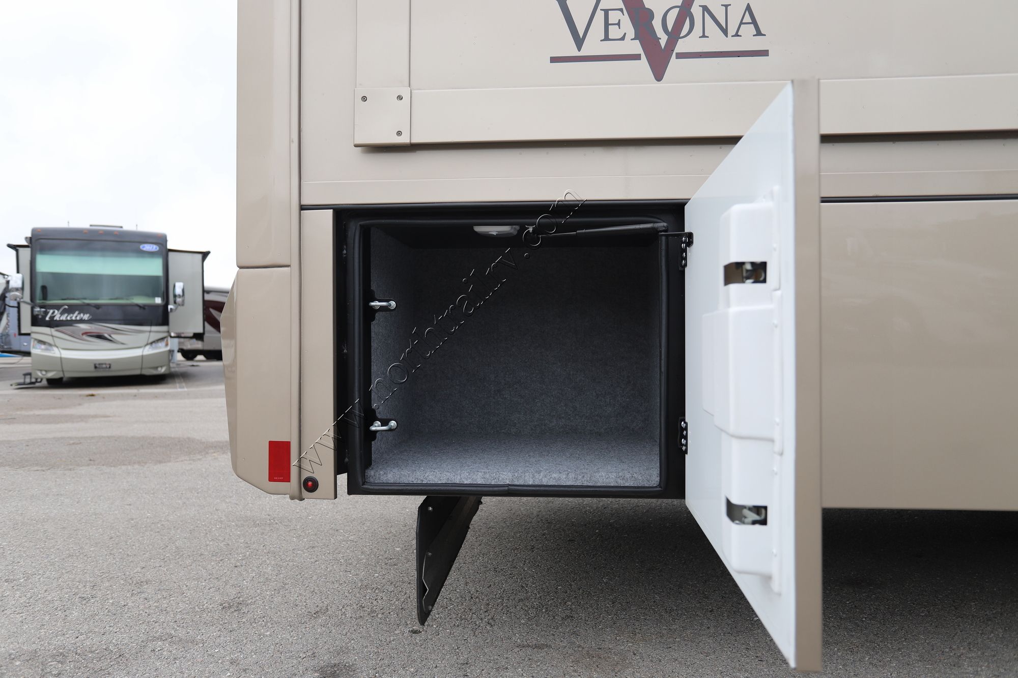 New 2022 Renegade Rv Verona 40VBH Super C  For Sale