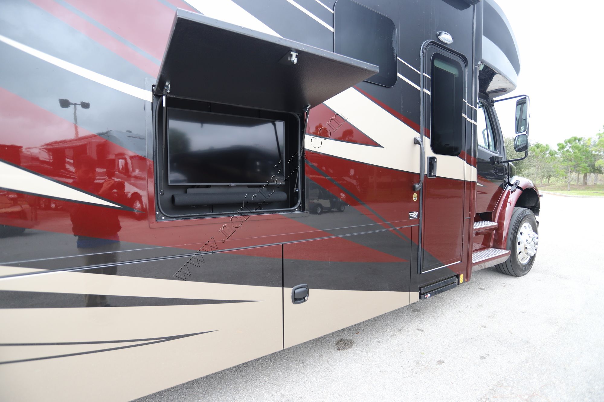 New 2022 Renegade Rv Verona 40VBH Super C  For Sale