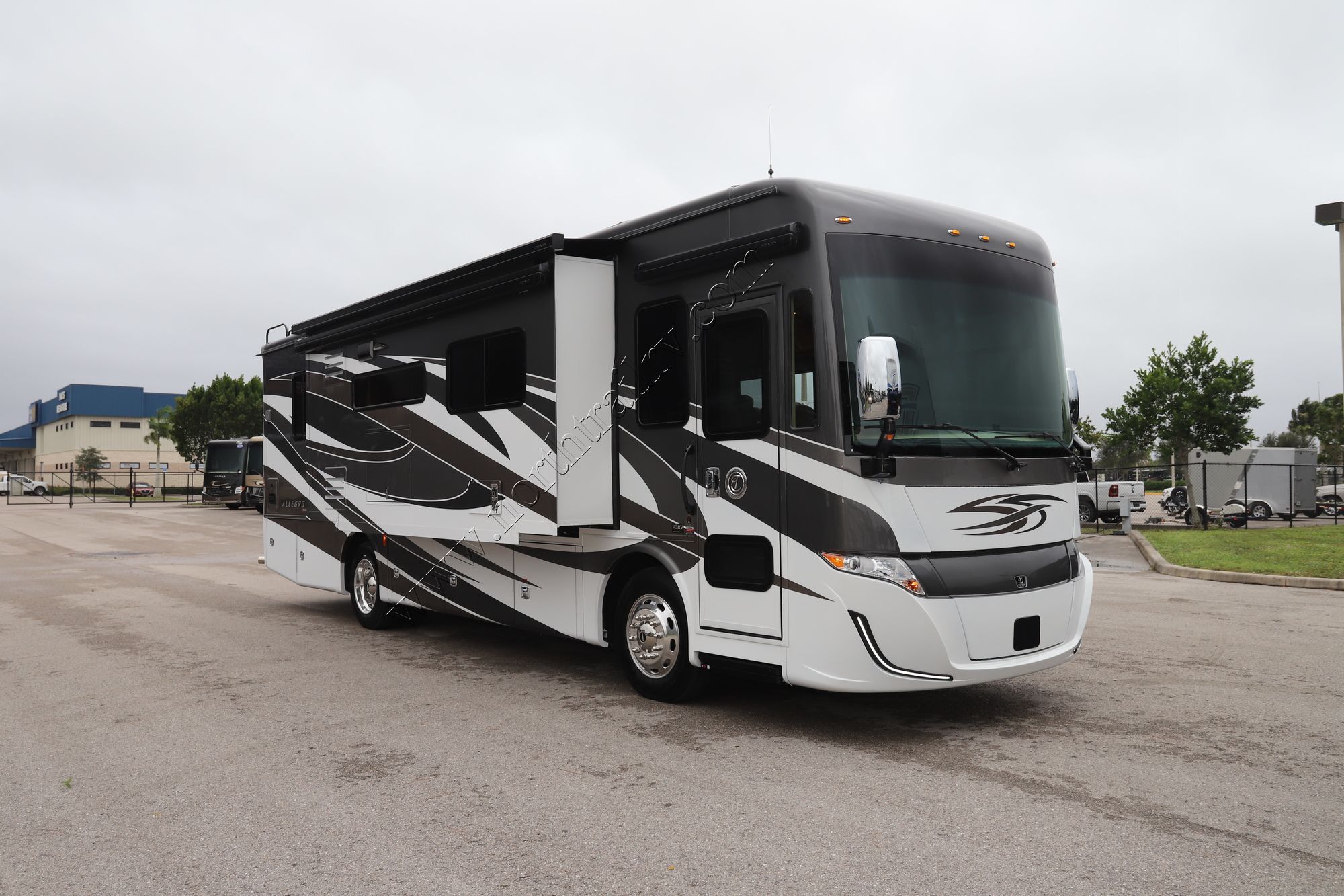 New 2022 Tiffin Motor Homes Allegro Red 33 AL Class A  For Sale