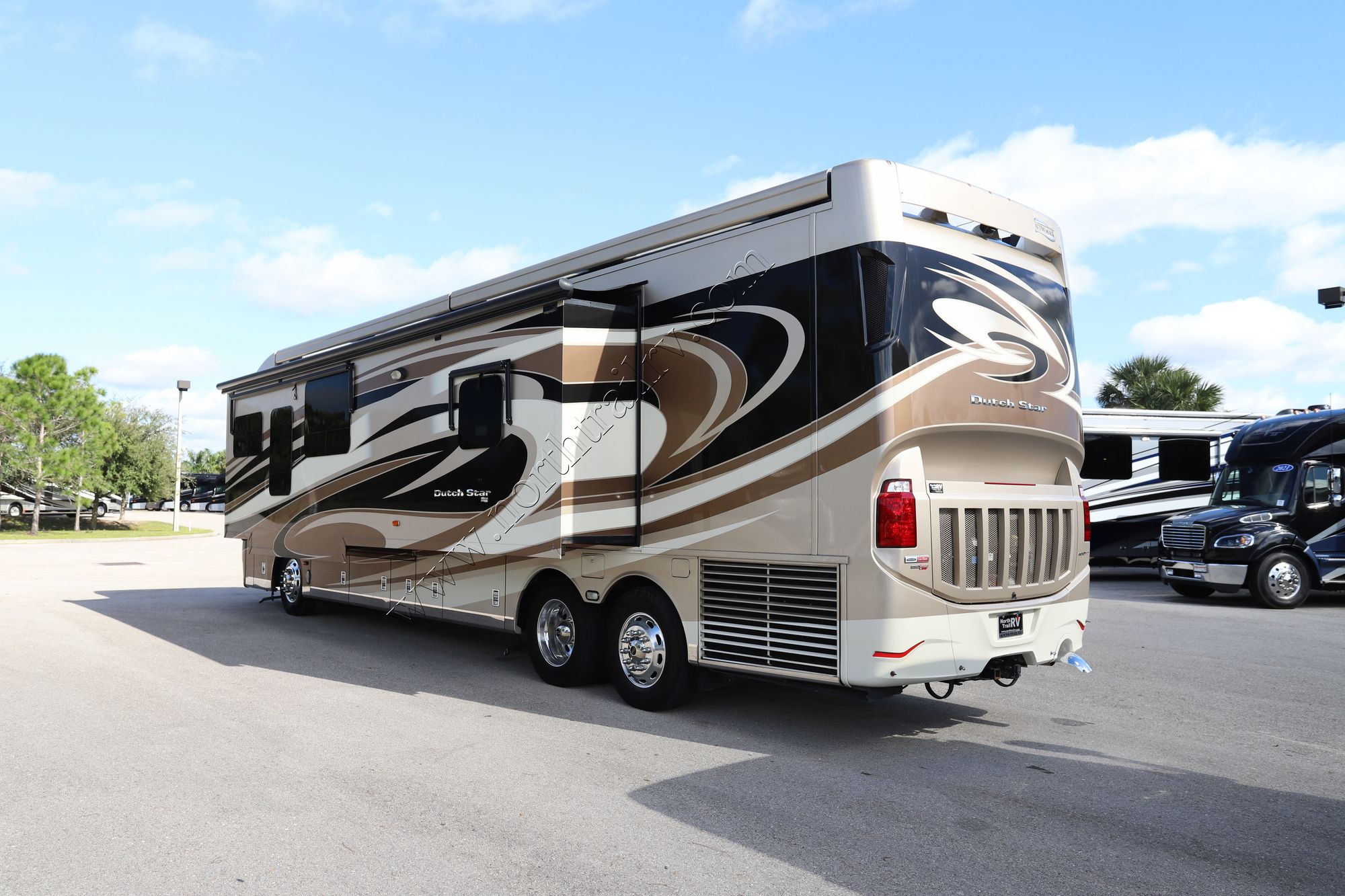 Used 2016 Newmar Dutch Star 4018 Class A  For Sale