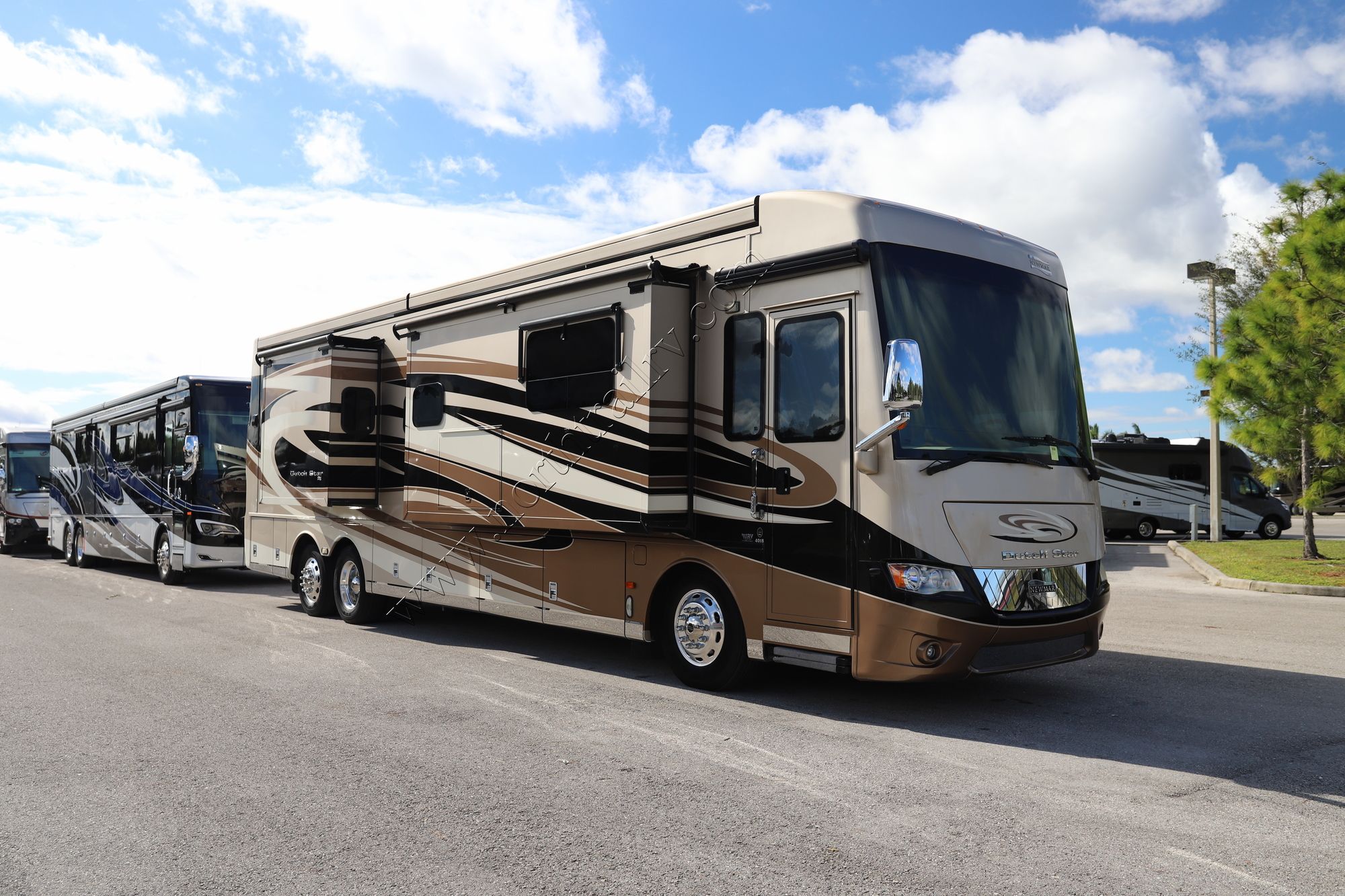 Used 2016 Newmar Dutch Star 4018 Class A  For Sale