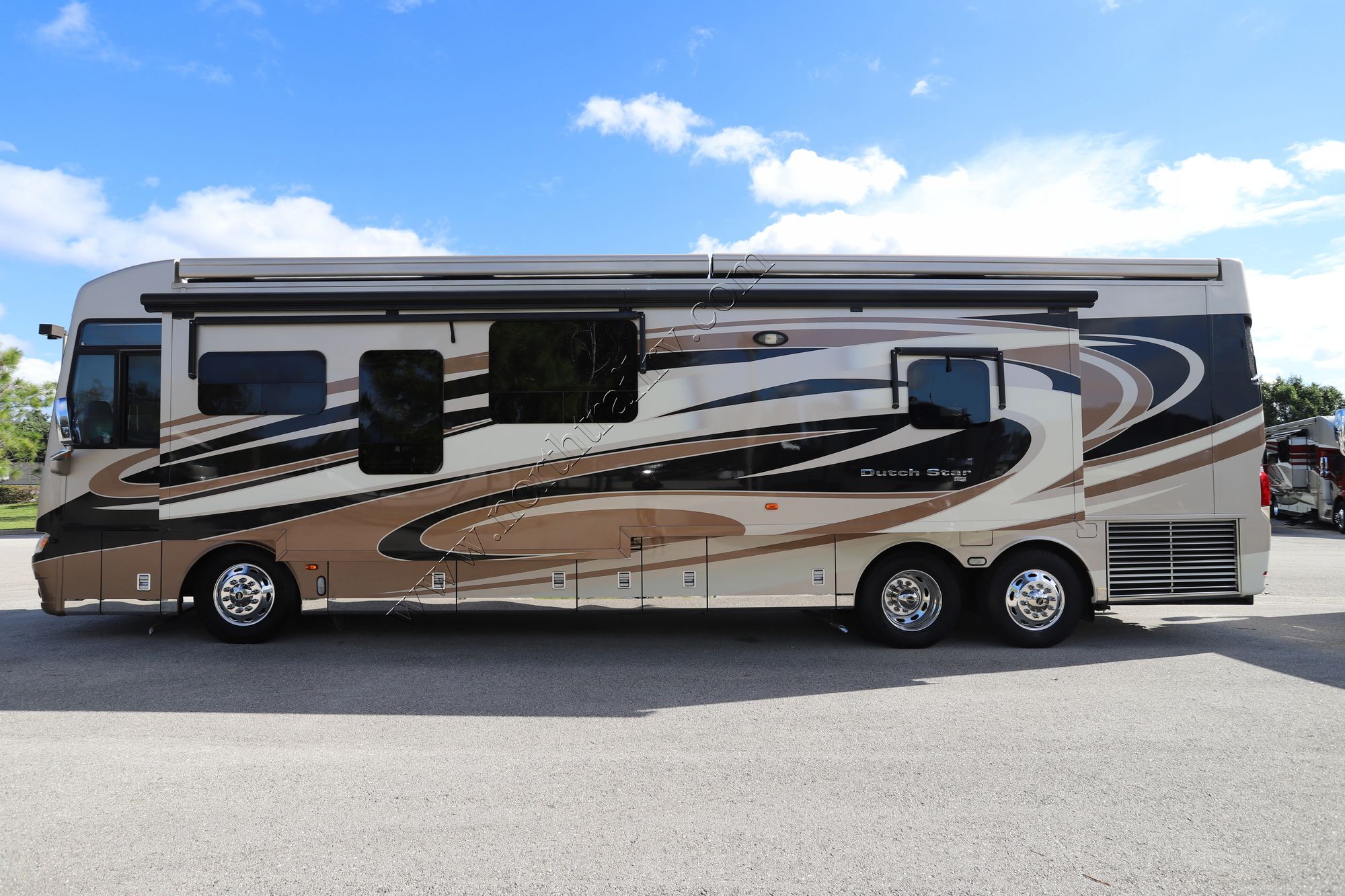 Used 2016 Newmar Dutch Star 4018 Class A  For Sale