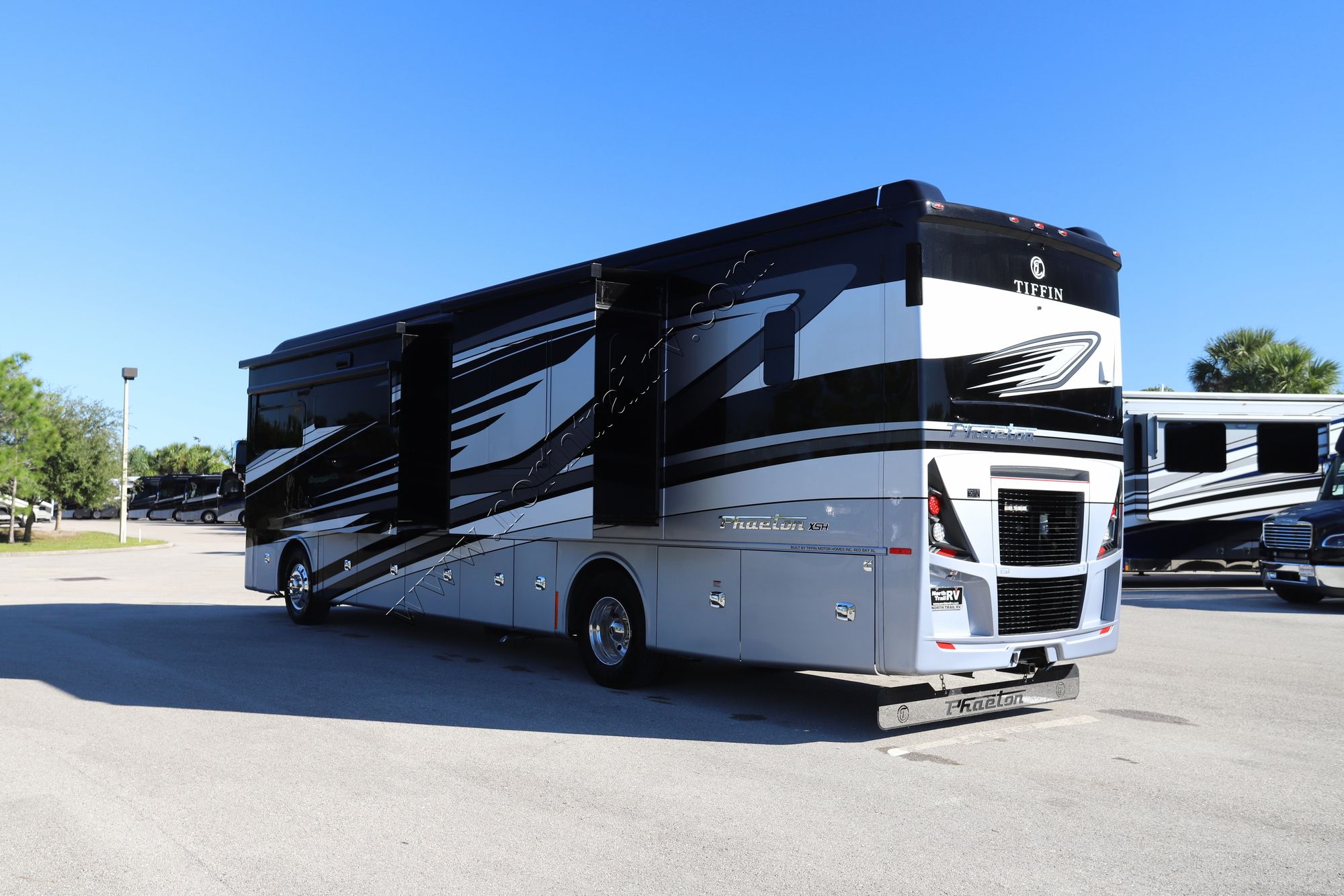 New 2022 Tiffin Motor Homes Phaeton 40IH Class A  For Sale