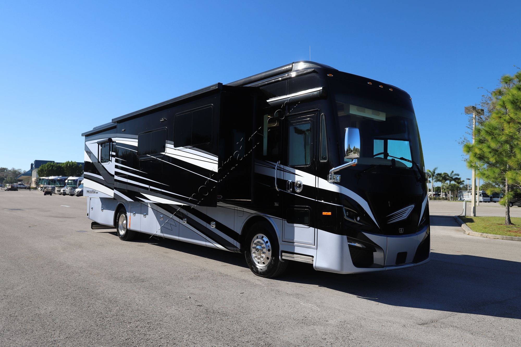 New 2022 Tiffin Motor Homes Phaeton 40IH Class A  For Sale