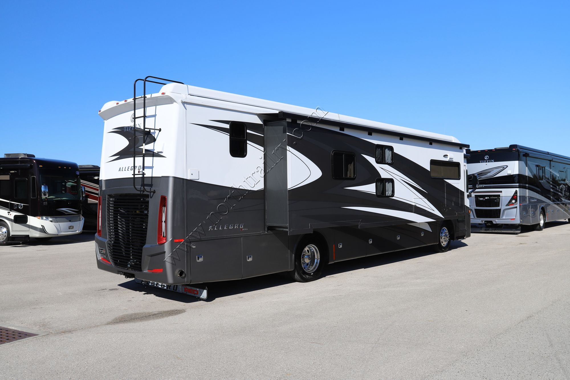 New 2022 Tiffin Motor Homes Allegro Red 38KA Class A  For Sale