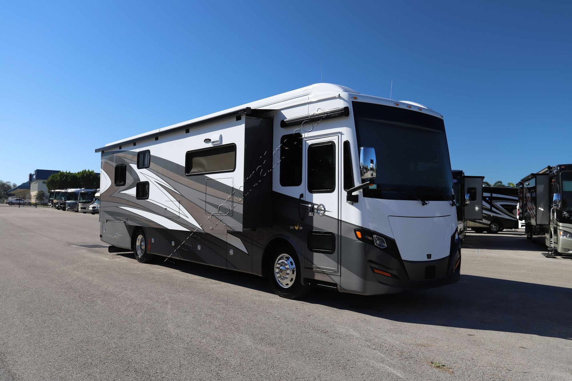 New 2022 Tiffin Motor Homes Allegro Red 38KA Class A  For Sale