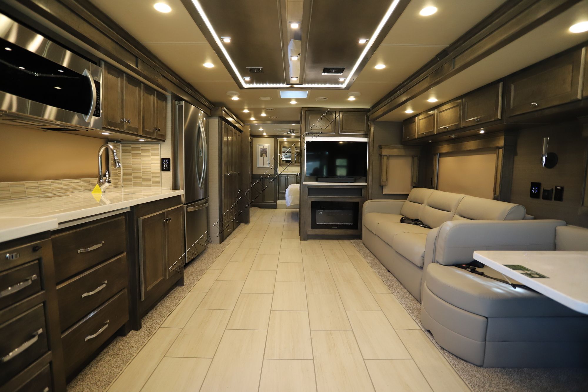 New 2022 Tiffin Motor Homes Allegro Red 38KA Class A  For Sale