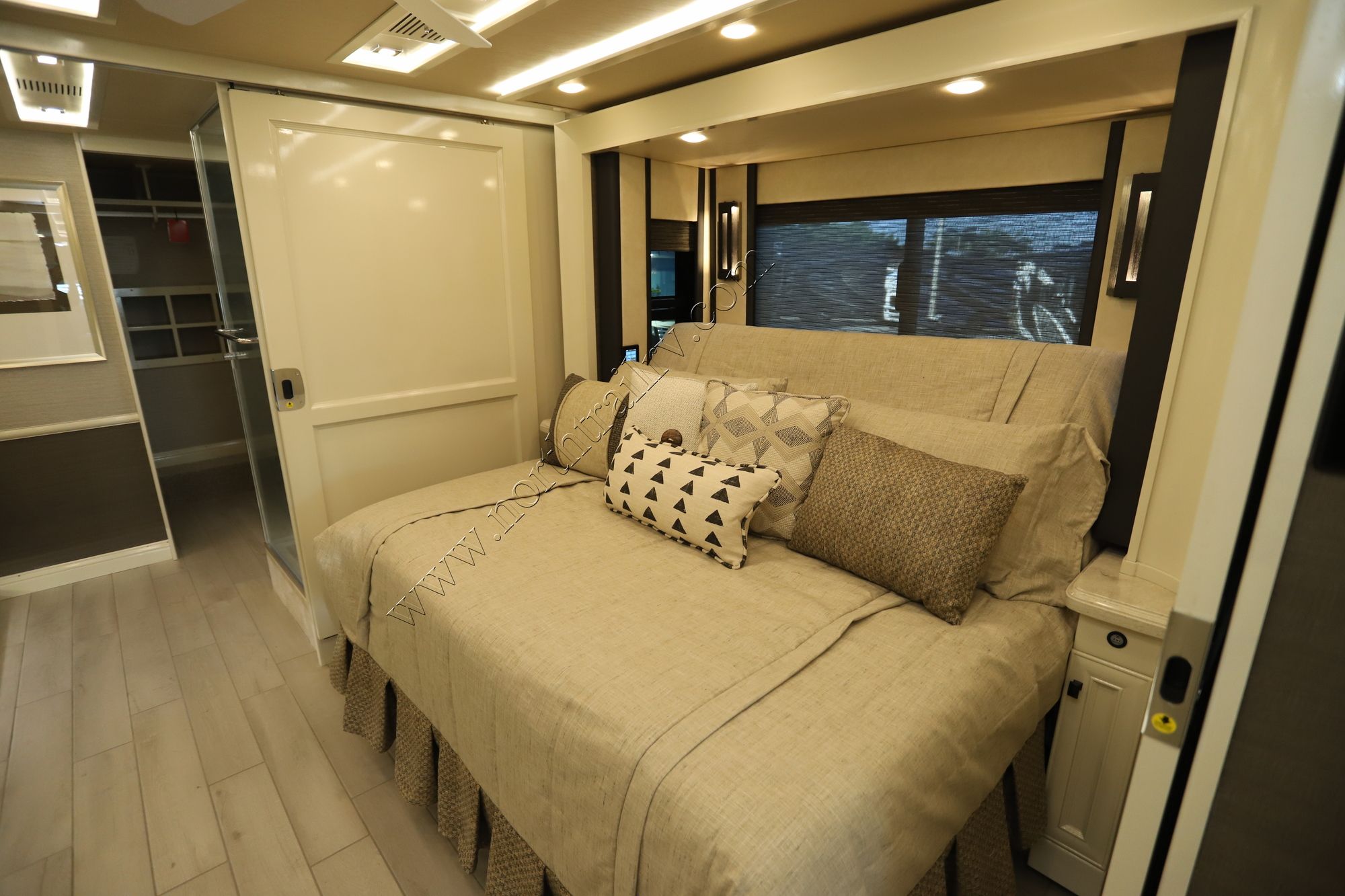 New 2022 Tiffin Motor Homes Allegro Bus 45OPP Class A  For Sale