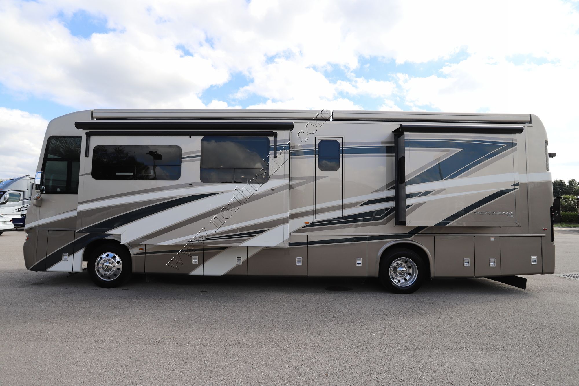 New 2022 Newmar Ventana 3717 Class A  For Sale