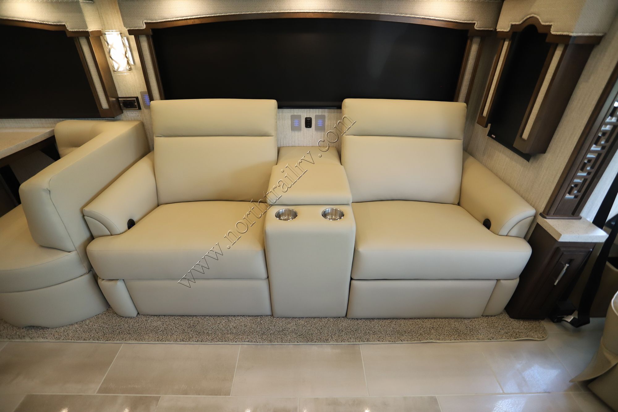 New 2022 Newmar Ventana 4369 Class A  For Sale