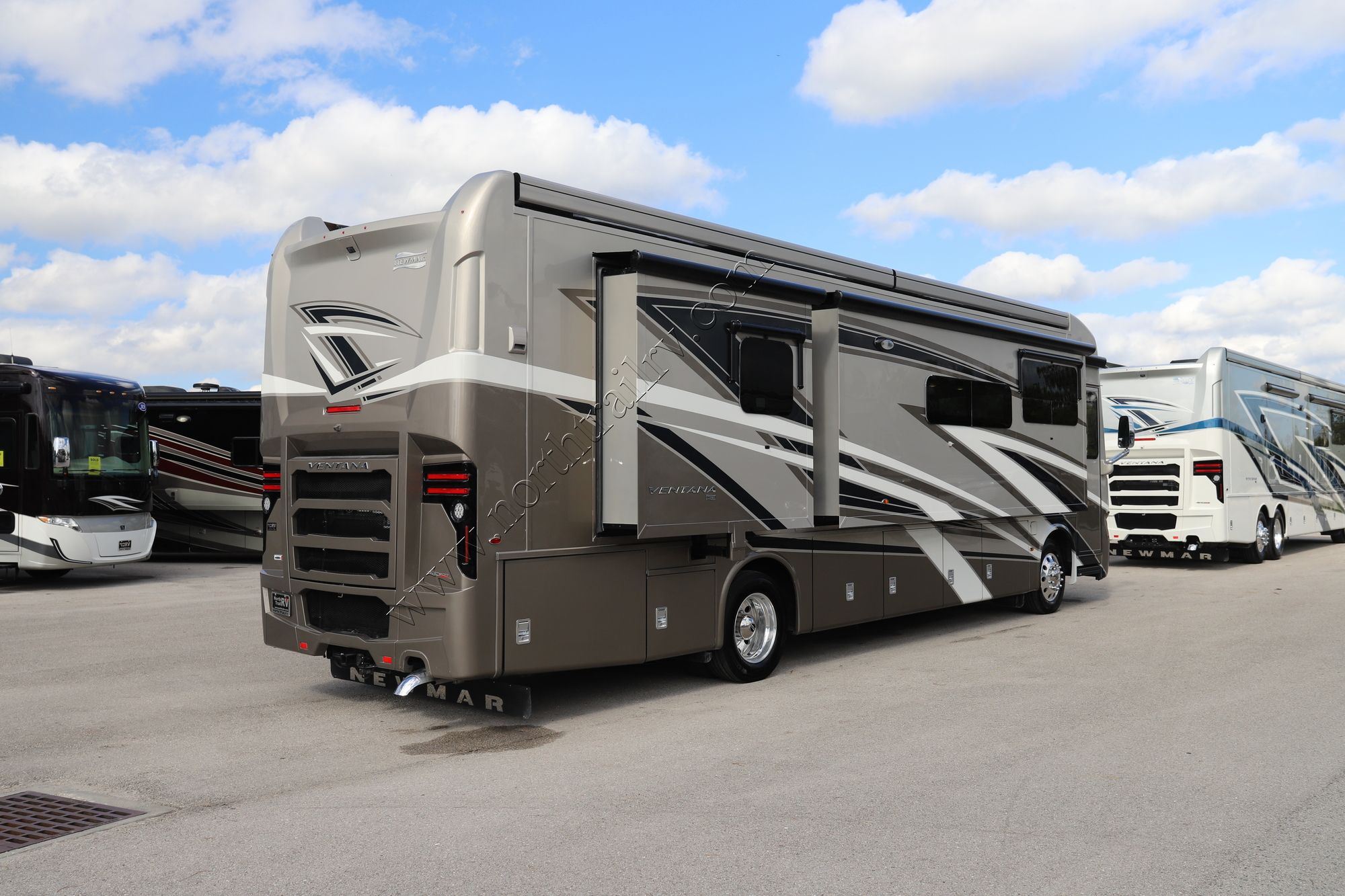 New 2022 Newmar Ventana 3717 Class A  For Sale