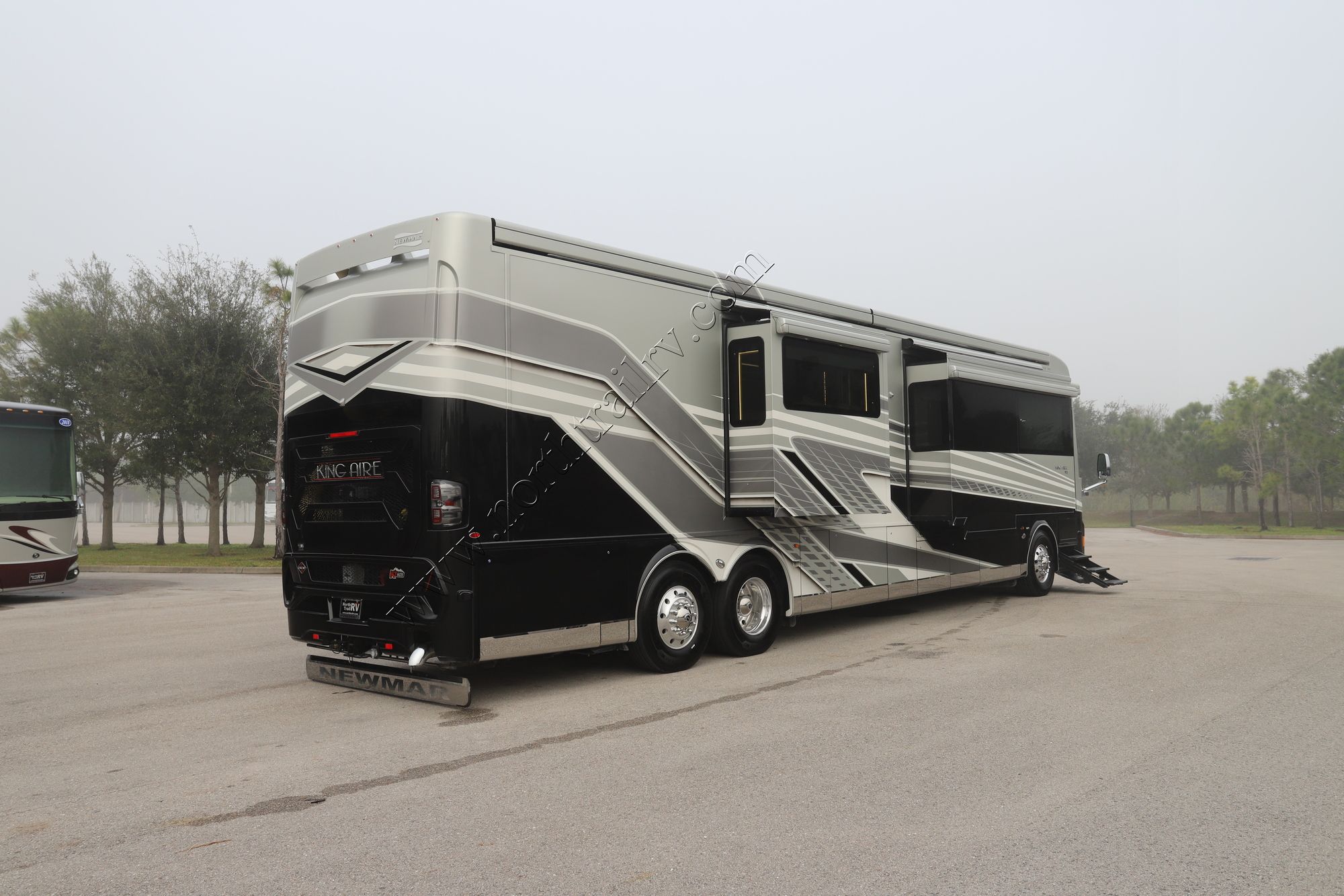 New 2022 Newmar King Aire 4533 Class A  For Sale
