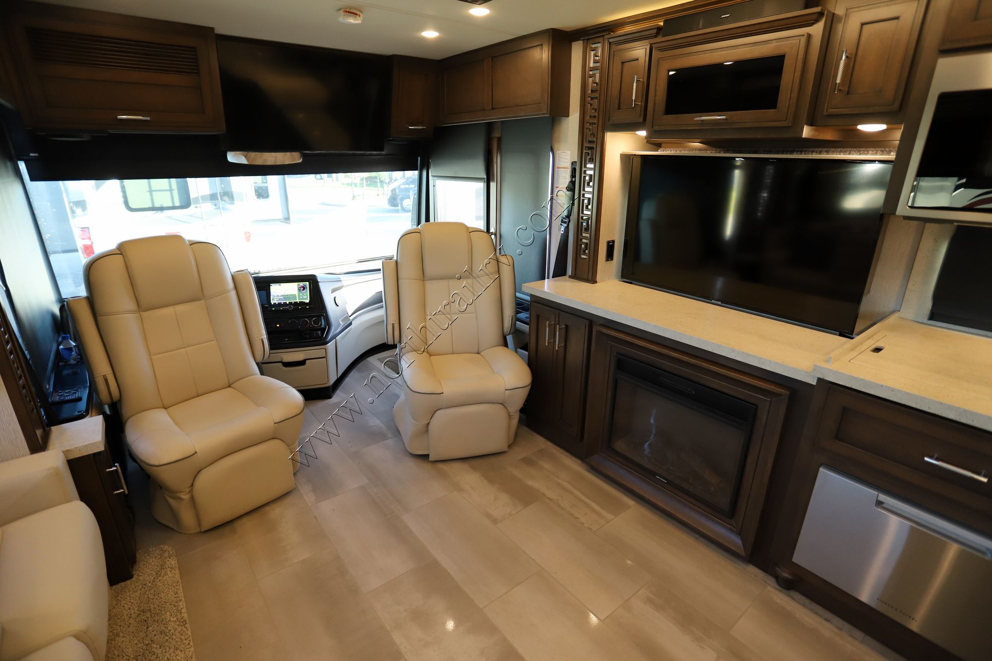 Used 2021 Newmar Ventana 3709 Class A  For Sale