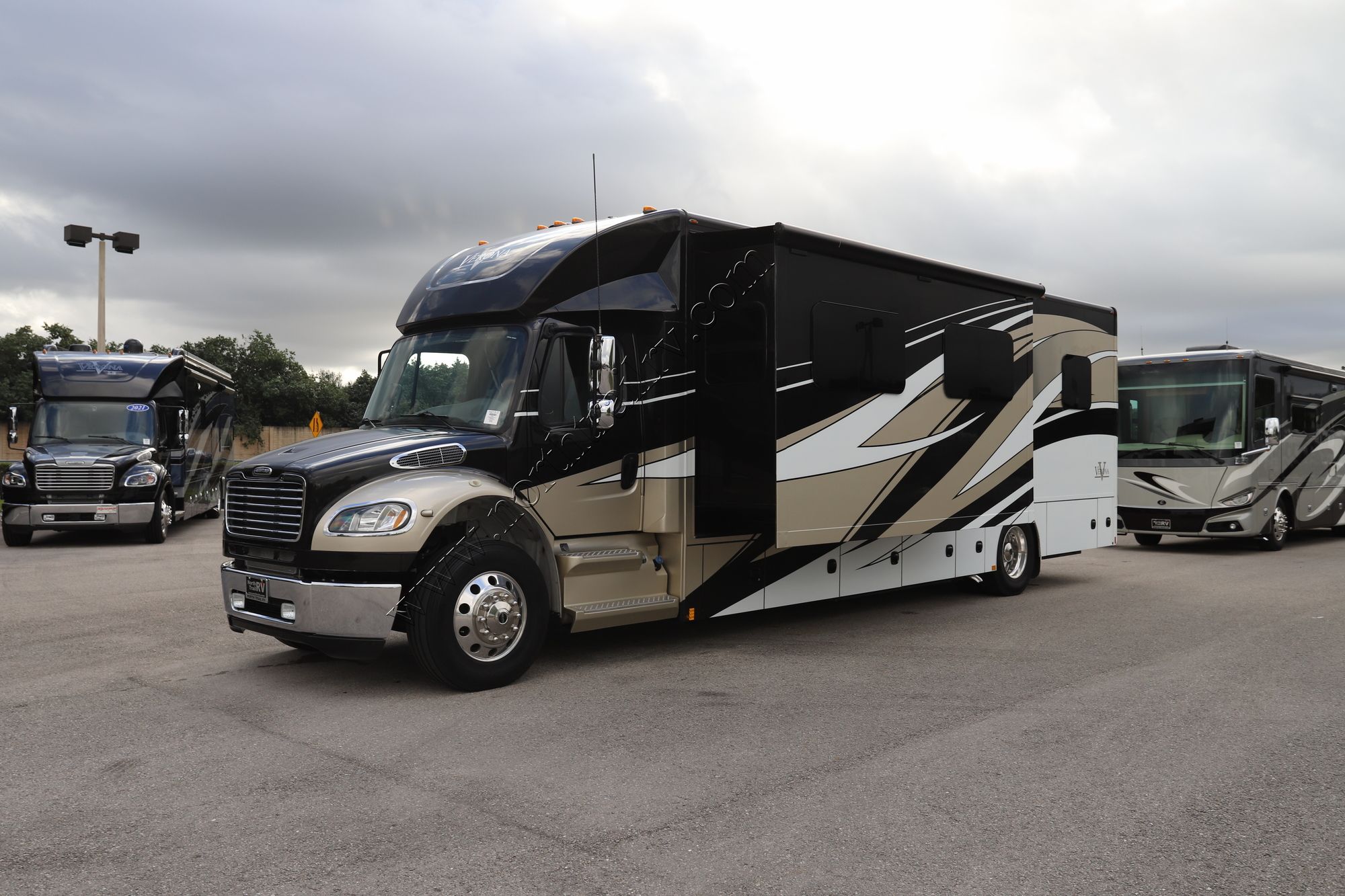 Used 2019 Renegade Rv Verona 36VSB Super C  For Sale