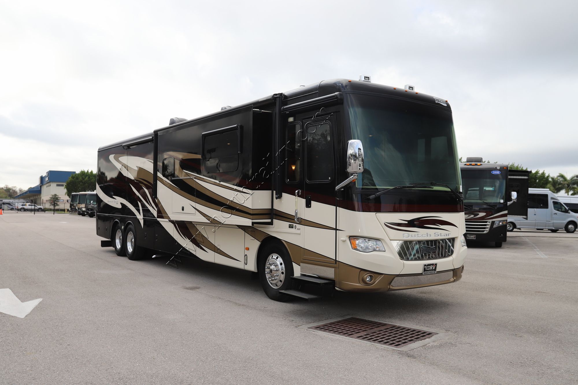 Used 2014 Newmar Dutch Star 4369 Class A  For Sale