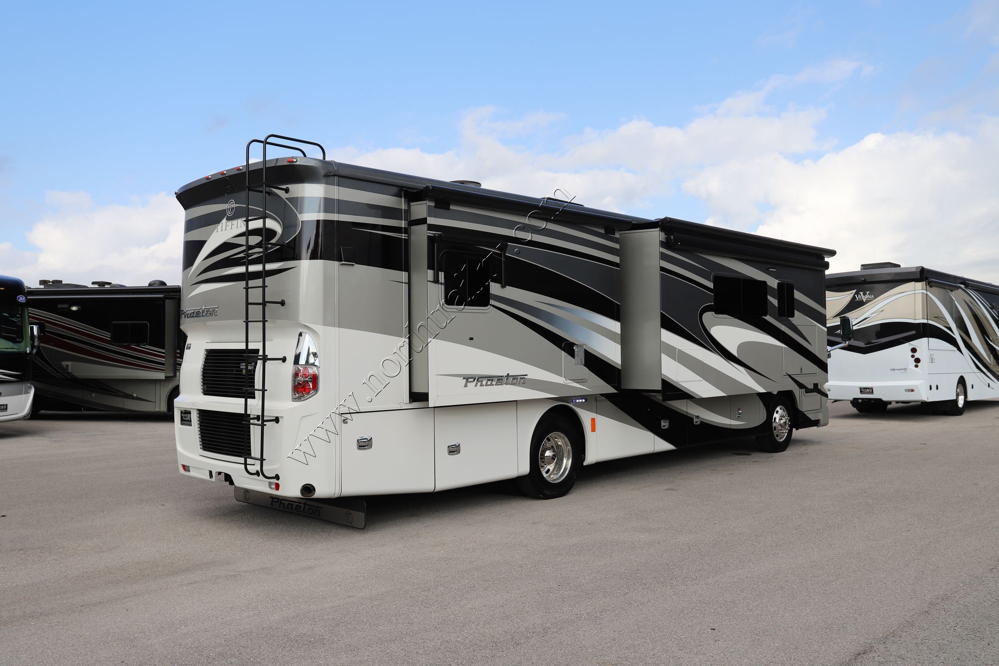 Used 2017 Tiffin Motor Homes Phaeton 36GH Class A  For Sale