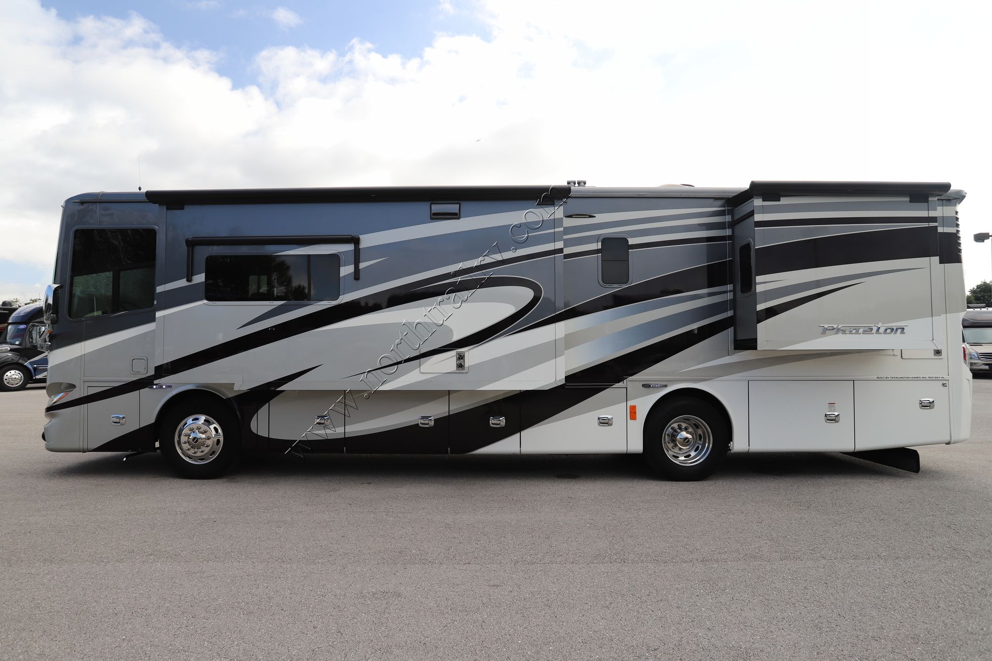 Used 2017 Tiffin Motor Homes Phaeton 36GH Class A  For Sale