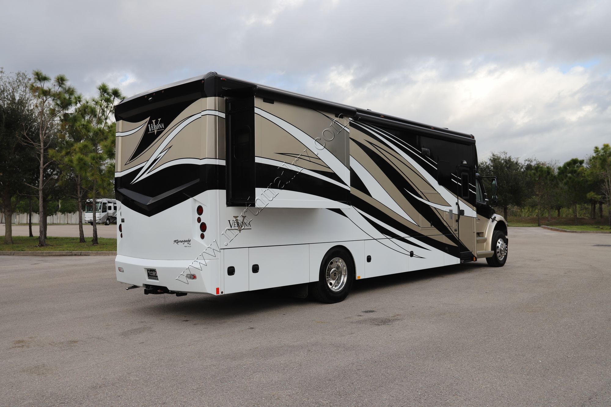 Used 2019 Renegade Rv Verona 36VSB Super C  For Sale