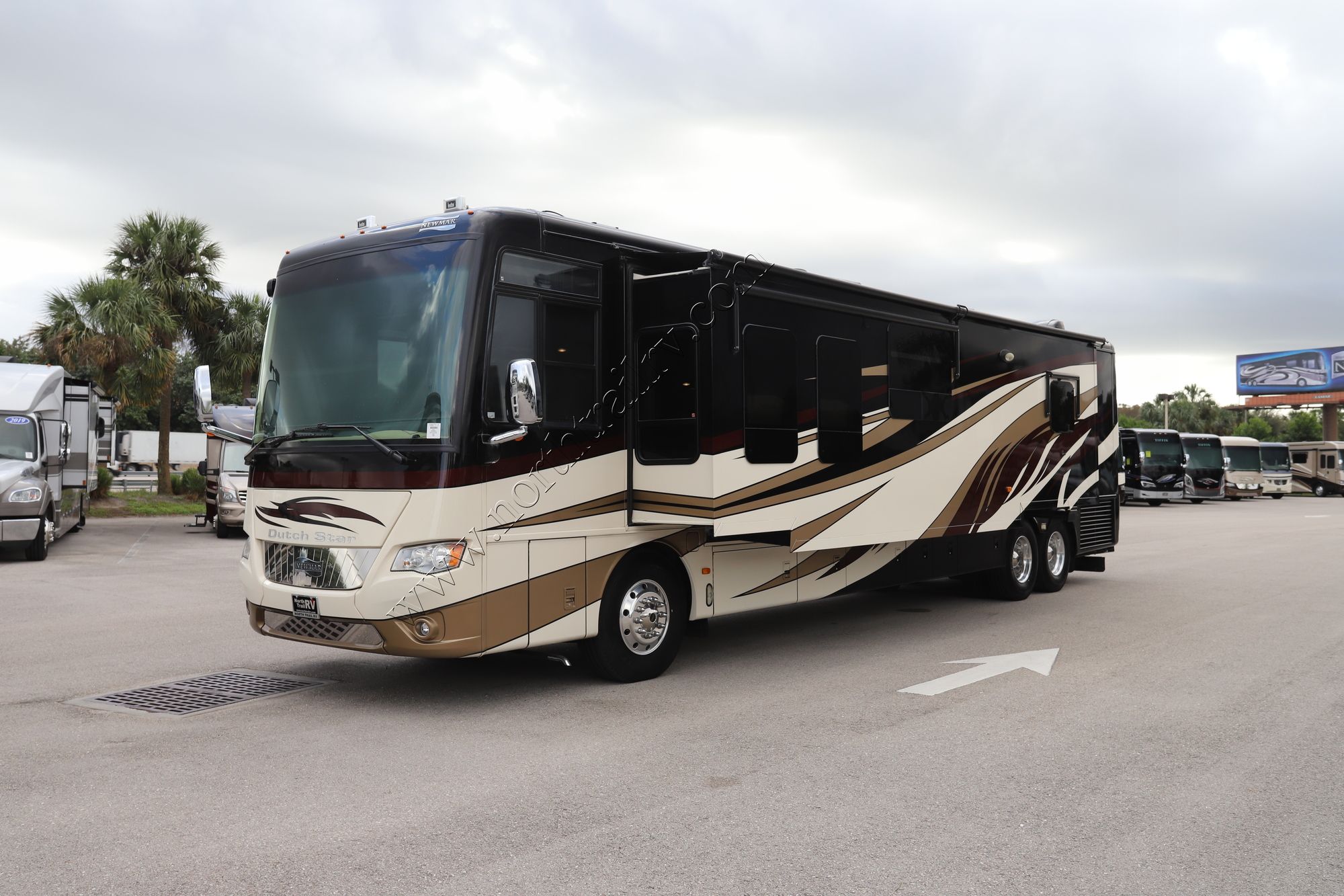 Used 2014 Newmar Dutch Star 4369 Class A  For Sale