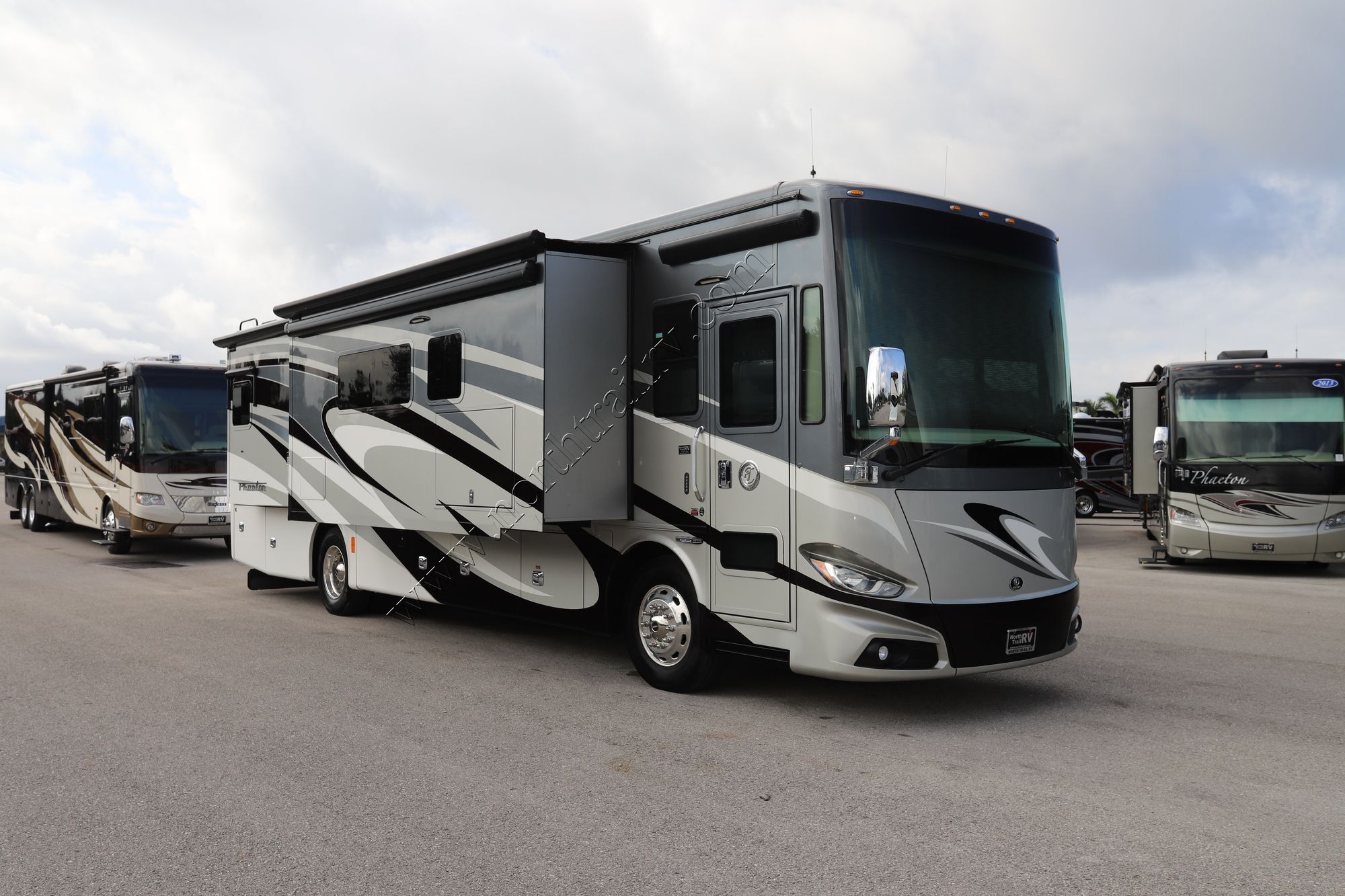 Used 2017 Tiffin Motor Homes Phaeton 36GH Class A  For Sale