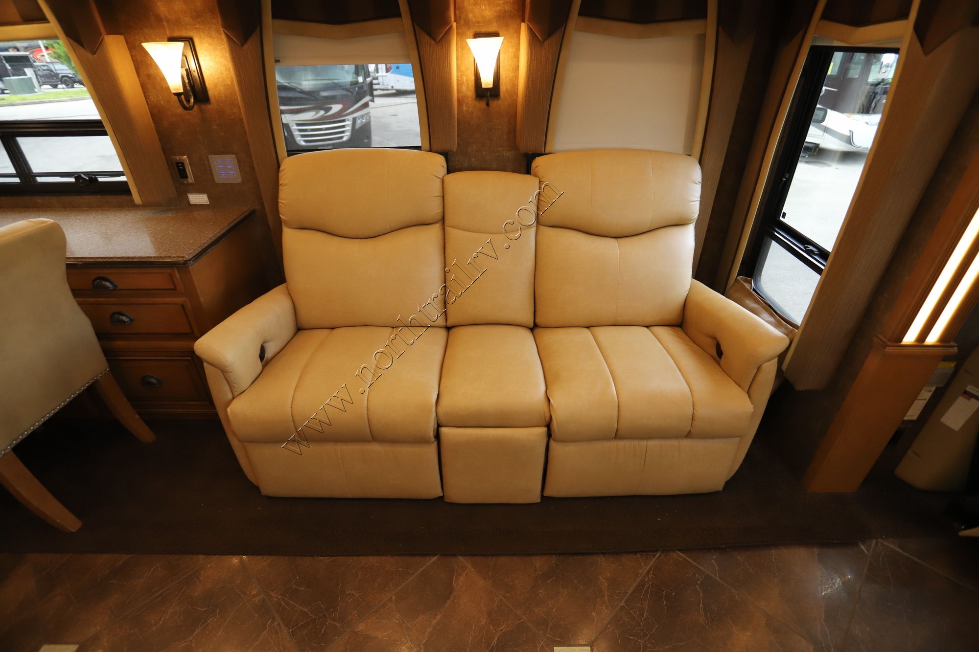 Used 2014 Newmar Dutch Star 4369 Class A  For Sale