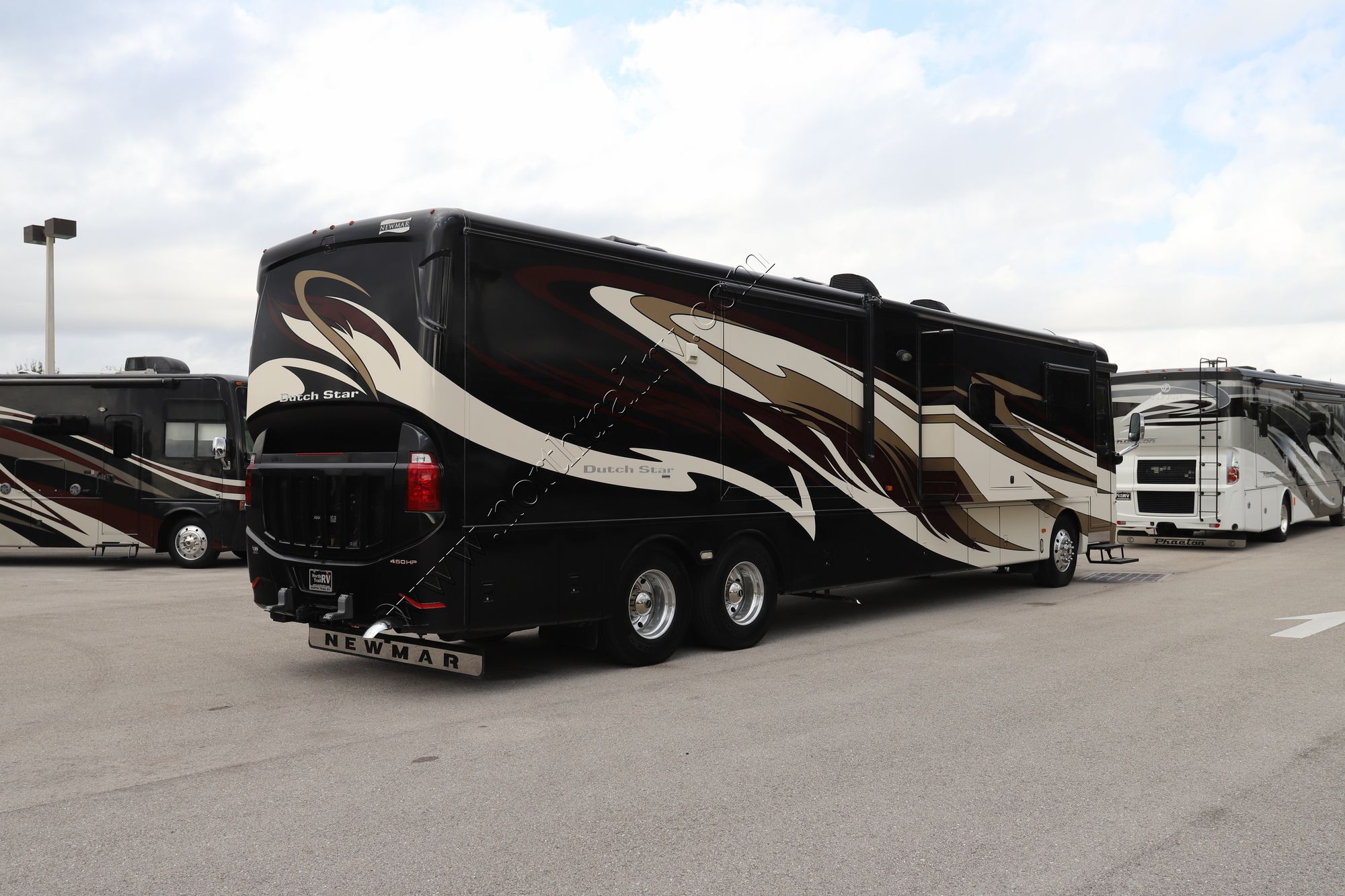 Used 2014 Newmar Dutch Star 4369 Class A  For Sale