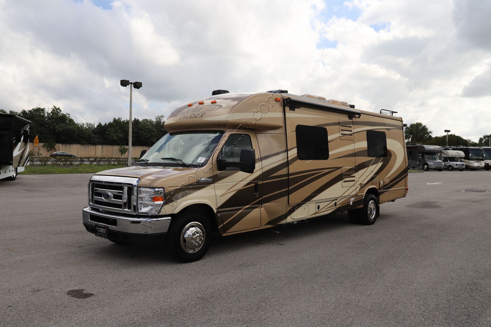 Used 2021 Phoenix Cruiser 2552 Class C  For Sale