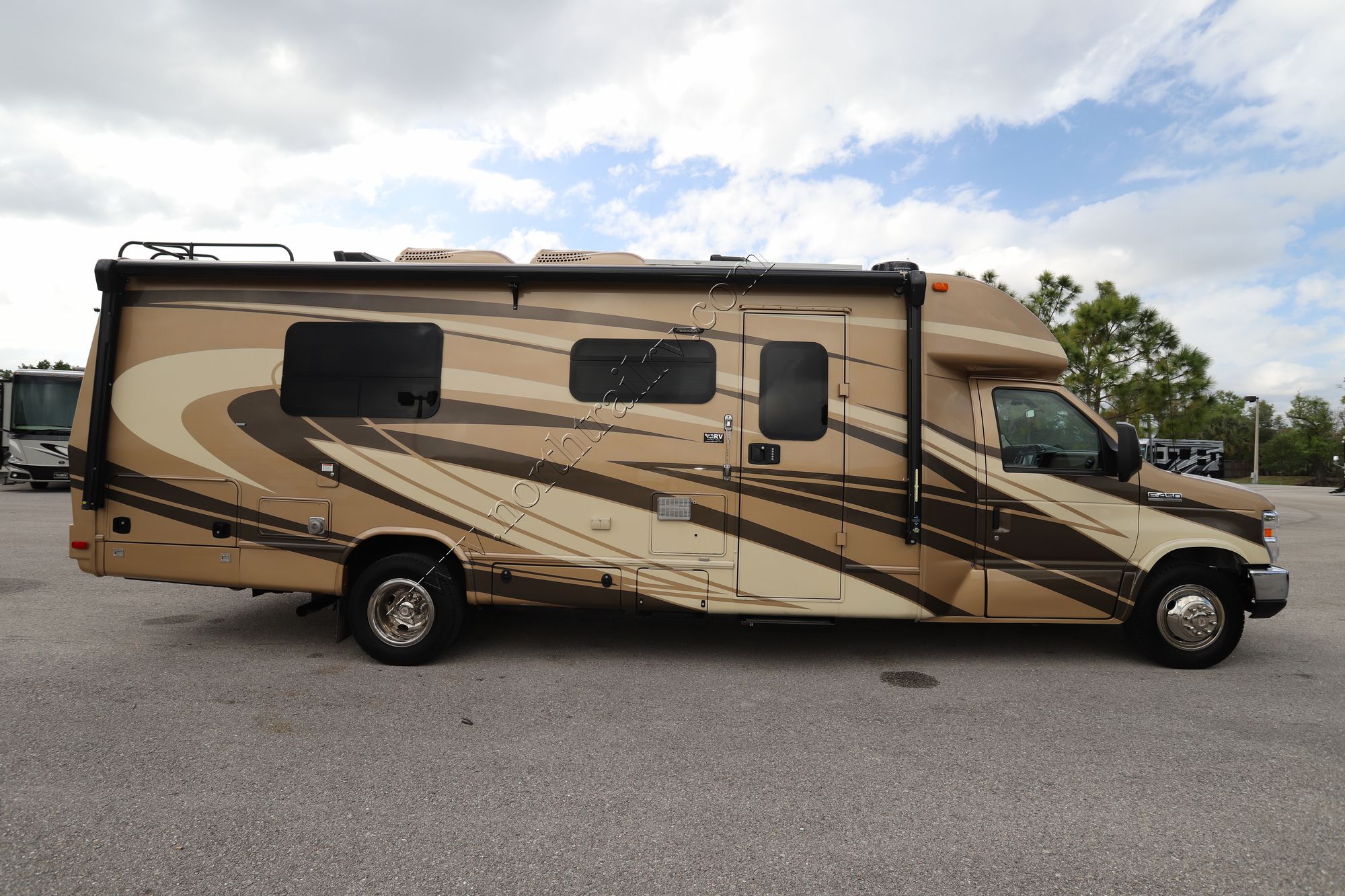 Used 2021 Phoenix Cruiser 2552 Class C  For Sale