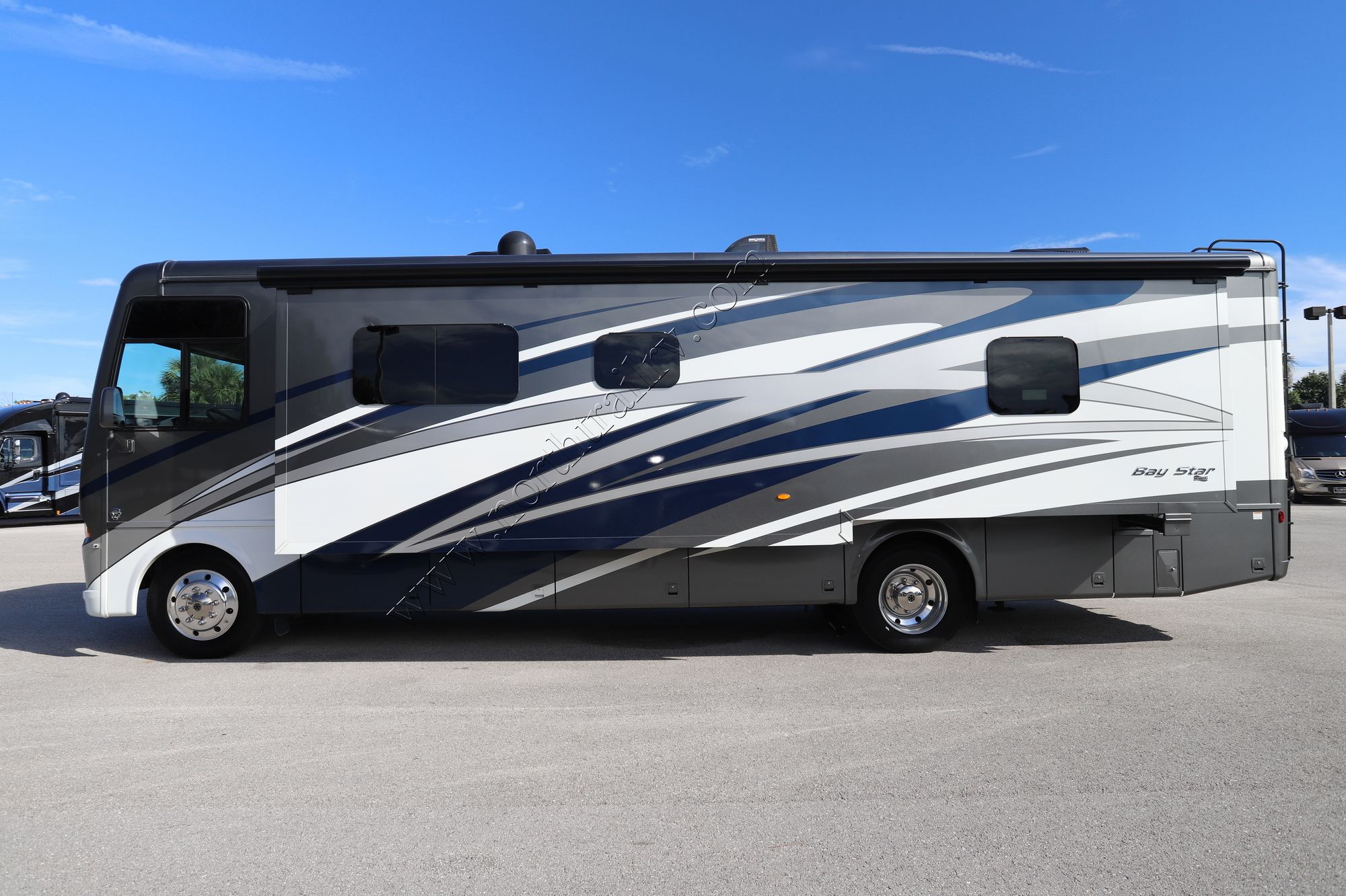 Used 2020 Newmar Bay Star 3408 Class A  For Sale