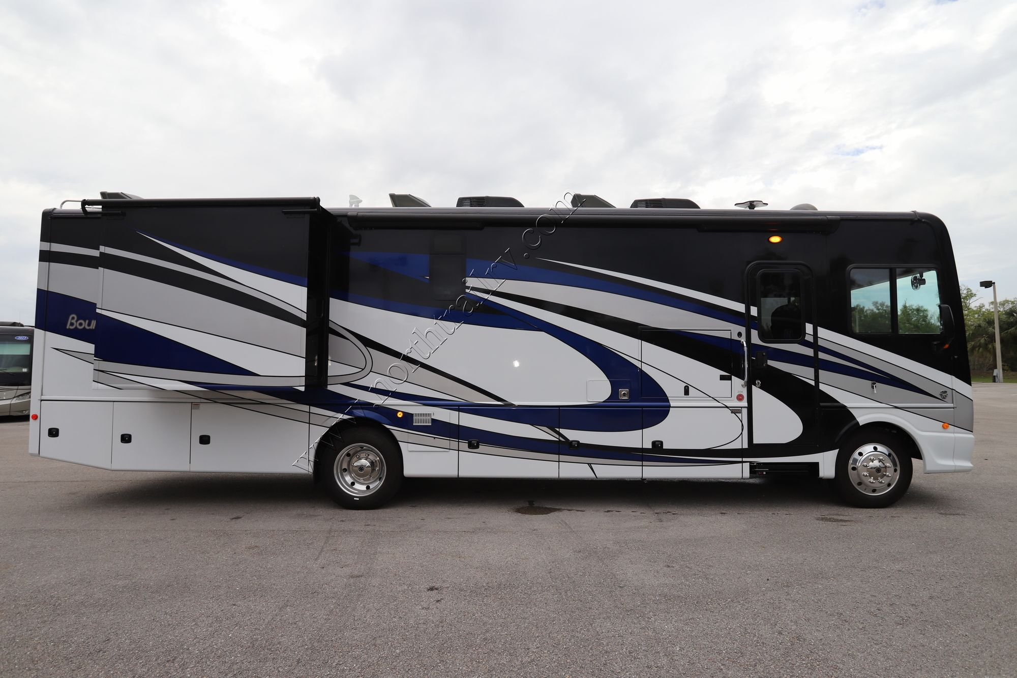 Used 2020 Fleetwood Bounder 35K Class A  For Sale