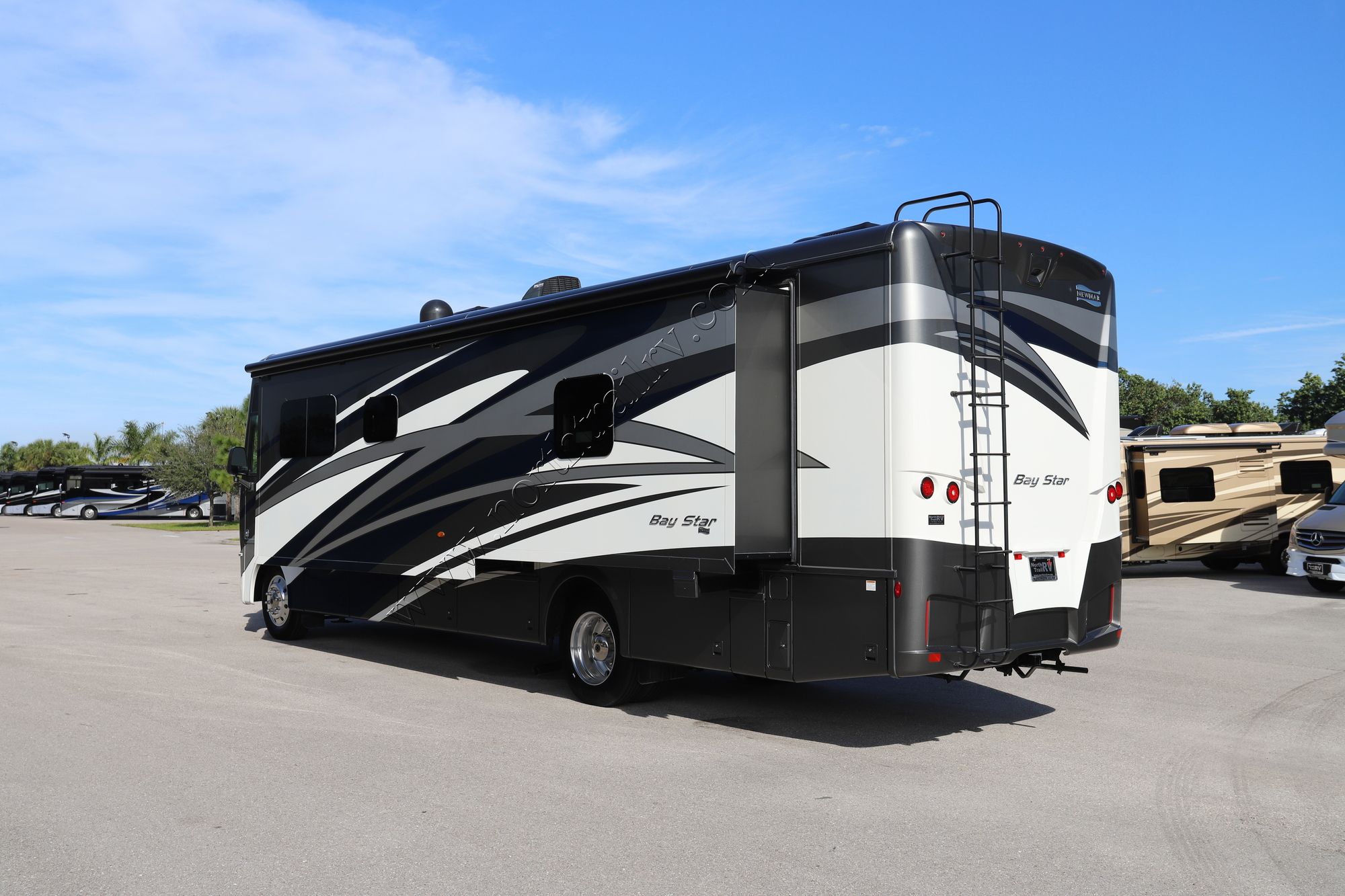 Used 2020 Newmar Bay Star 3408 Class A  For Sale