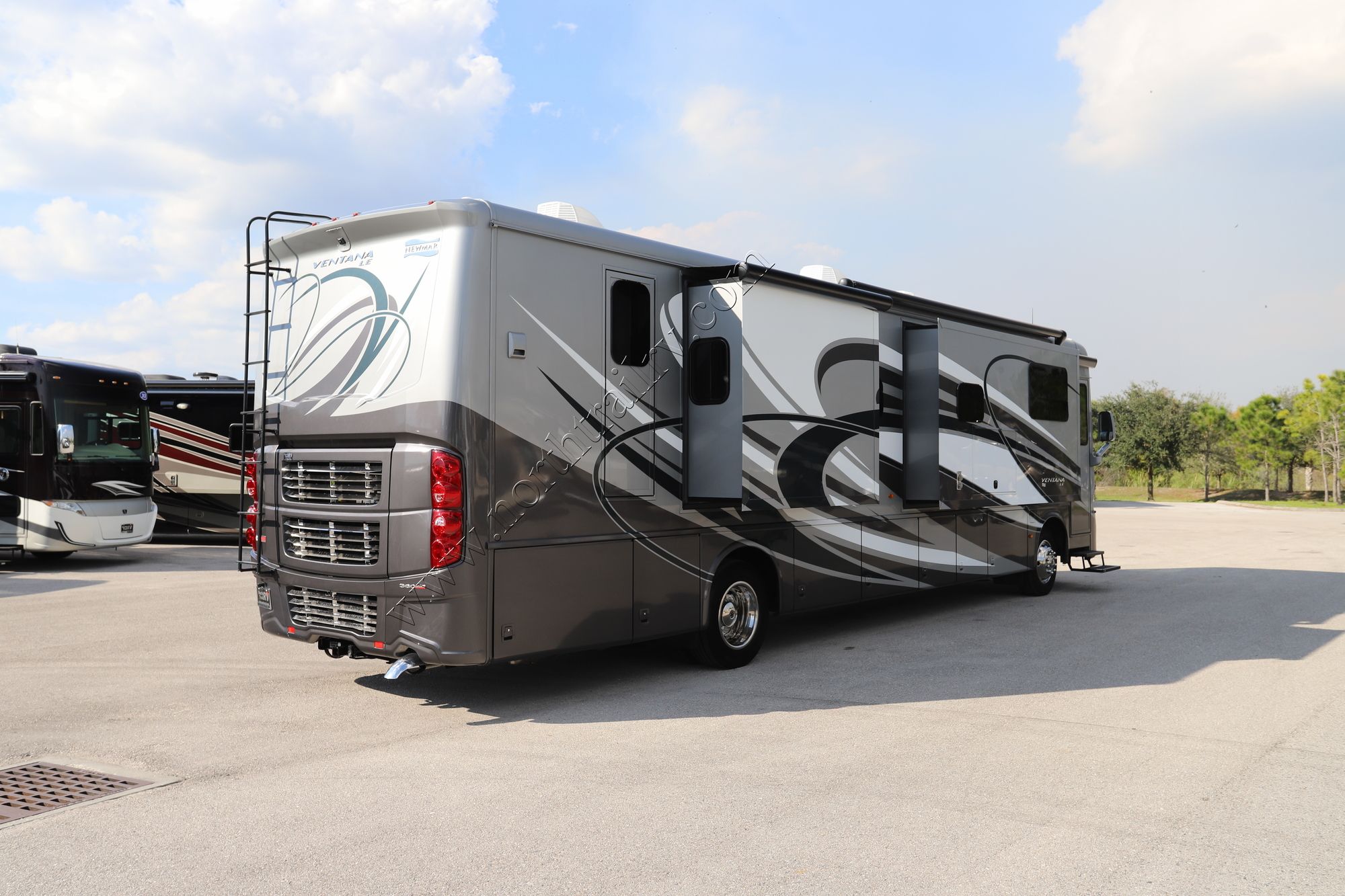 Used 2019 Newmar Ventana Le 4037 Class A  For Sale