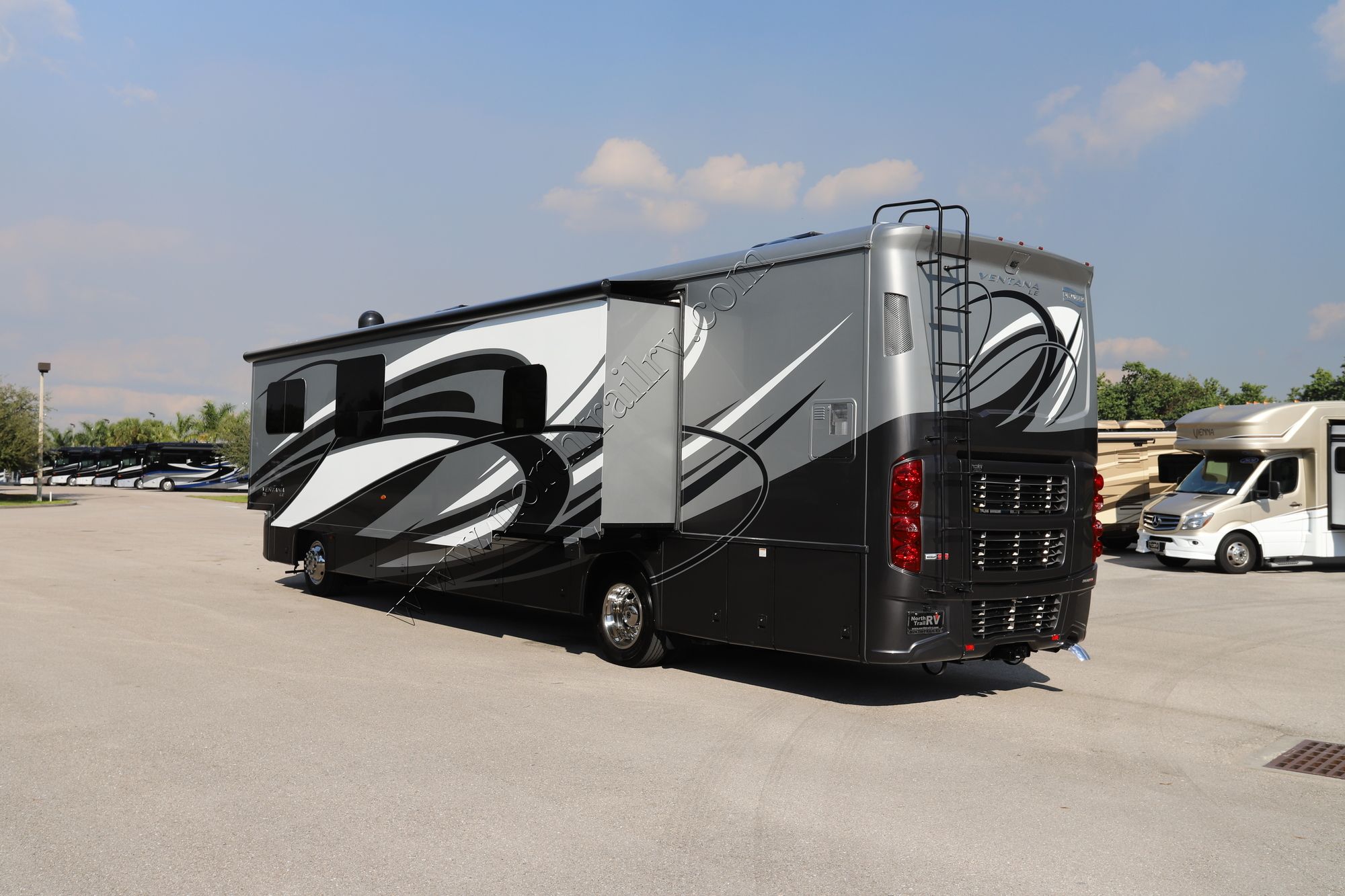 Used 2019 Newmar Ventana Le 4037 Class A  For Sale