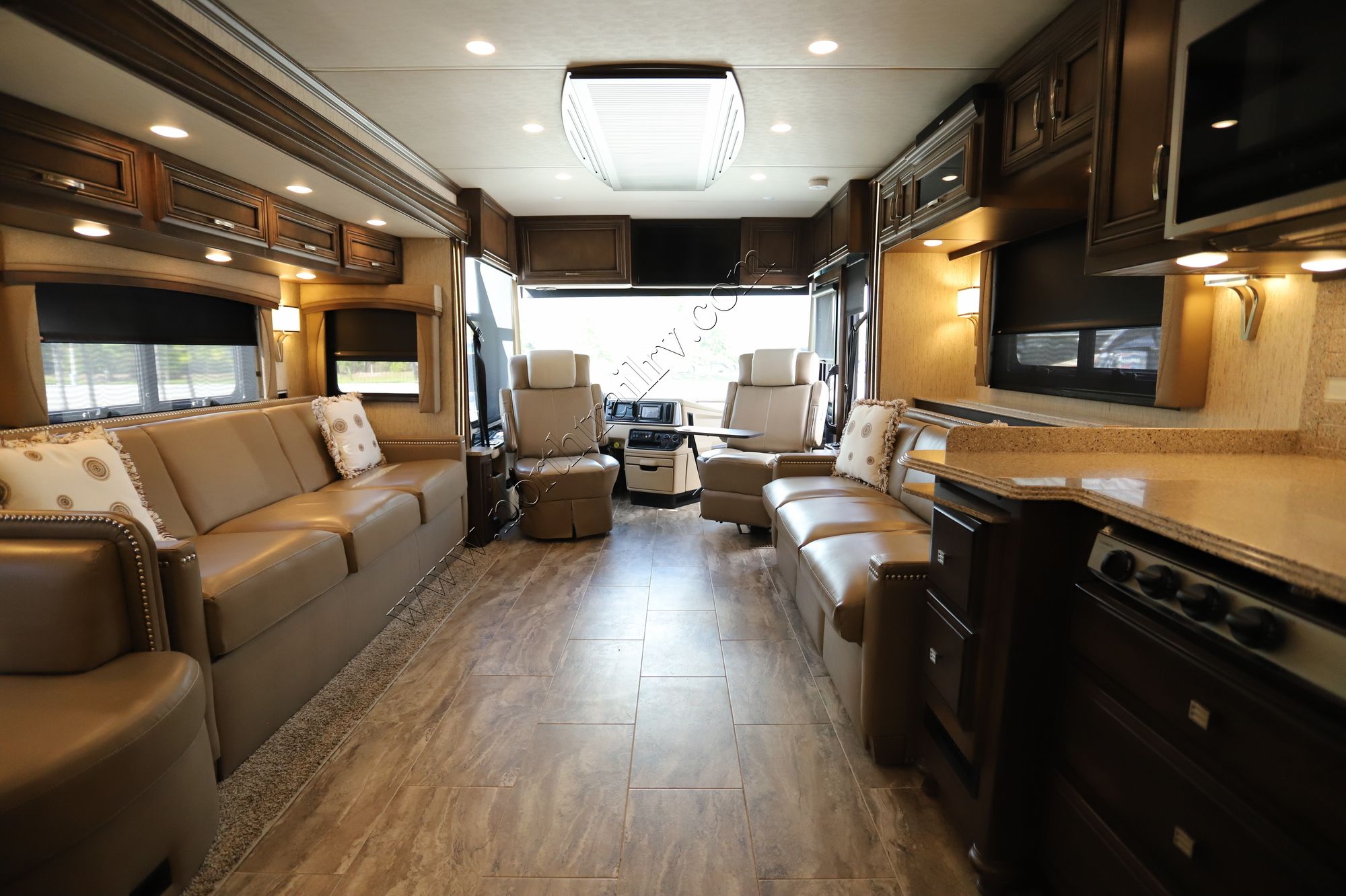 Used 2019 Newmar Ventana Le 4037 Class A  For Sale