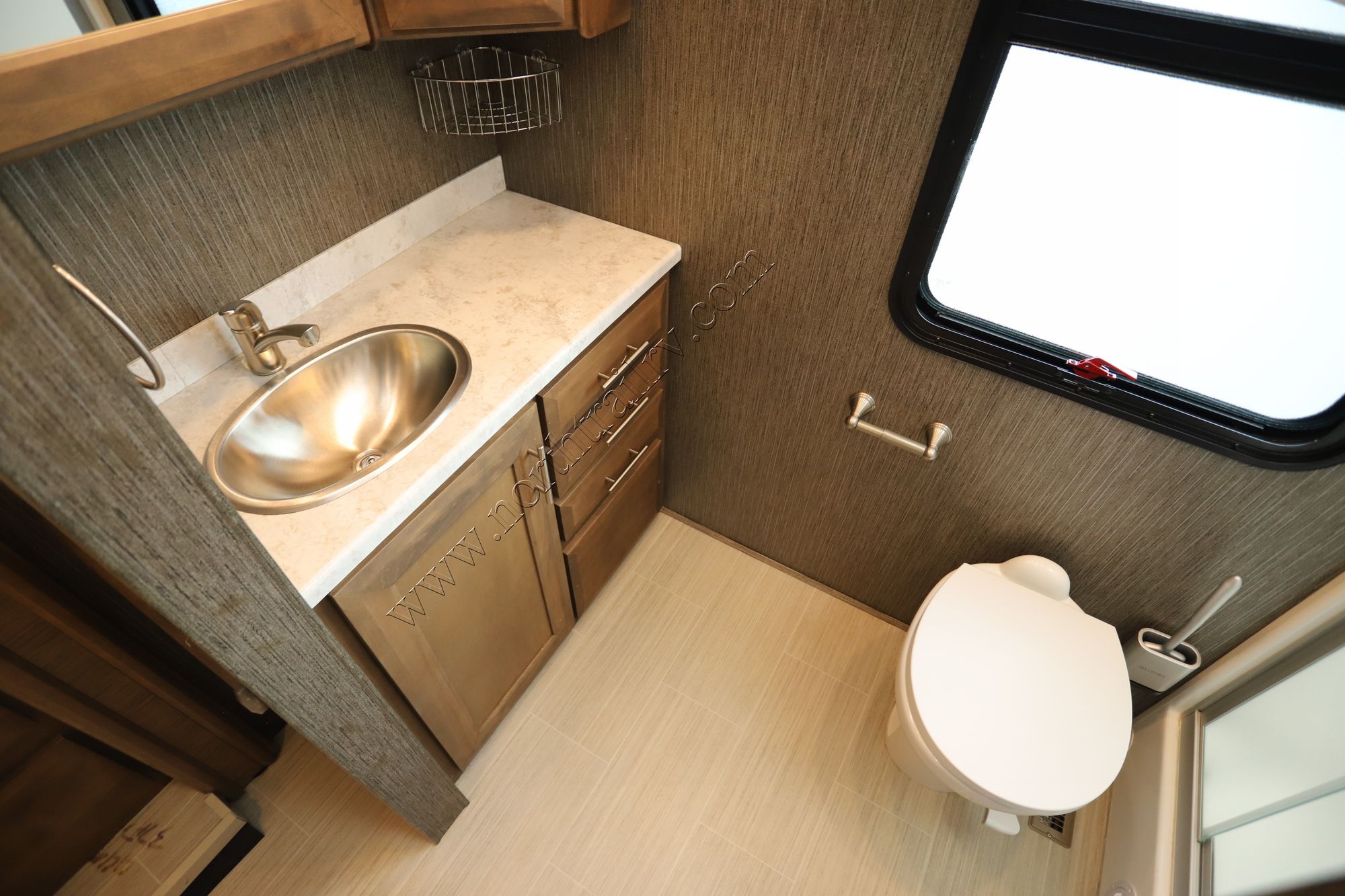 Used 2021 Thor Challenger 37FH Class A  For Sale