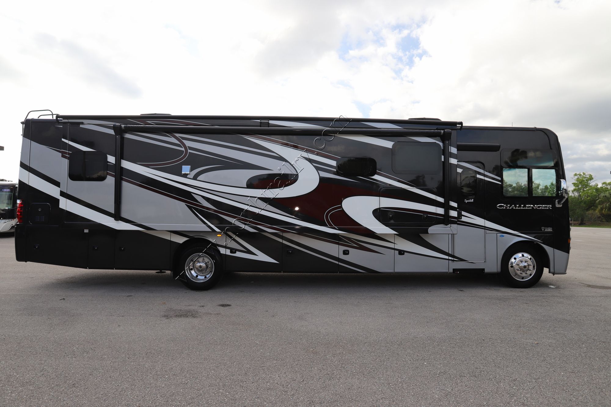 Used 2021 Thor Challenger 37FH Class A  For Sale