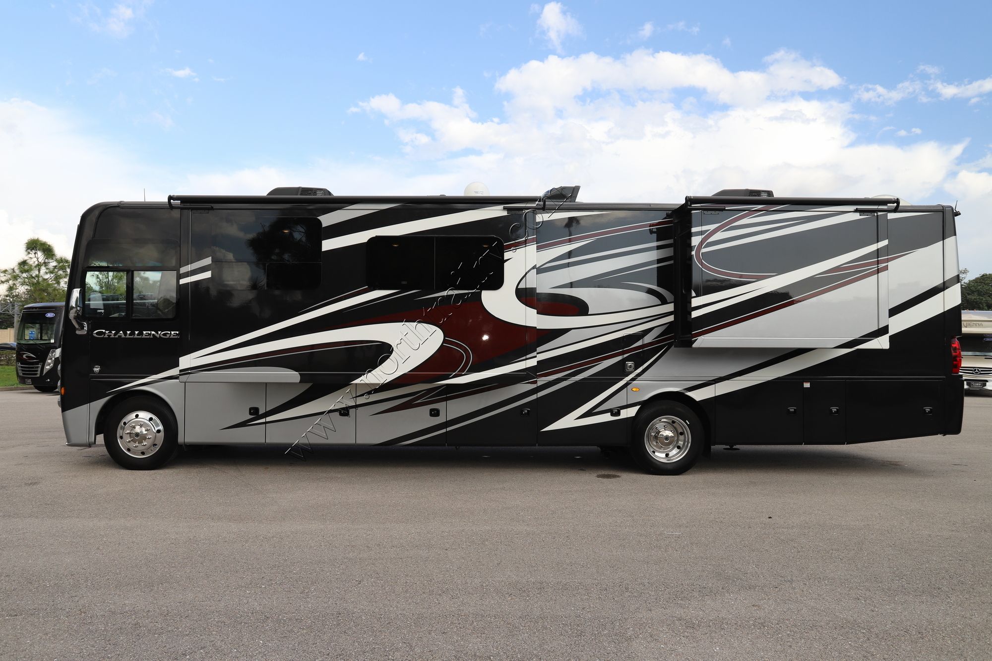 Used 2021 Thor Challenger 37FH Class A  For Sale