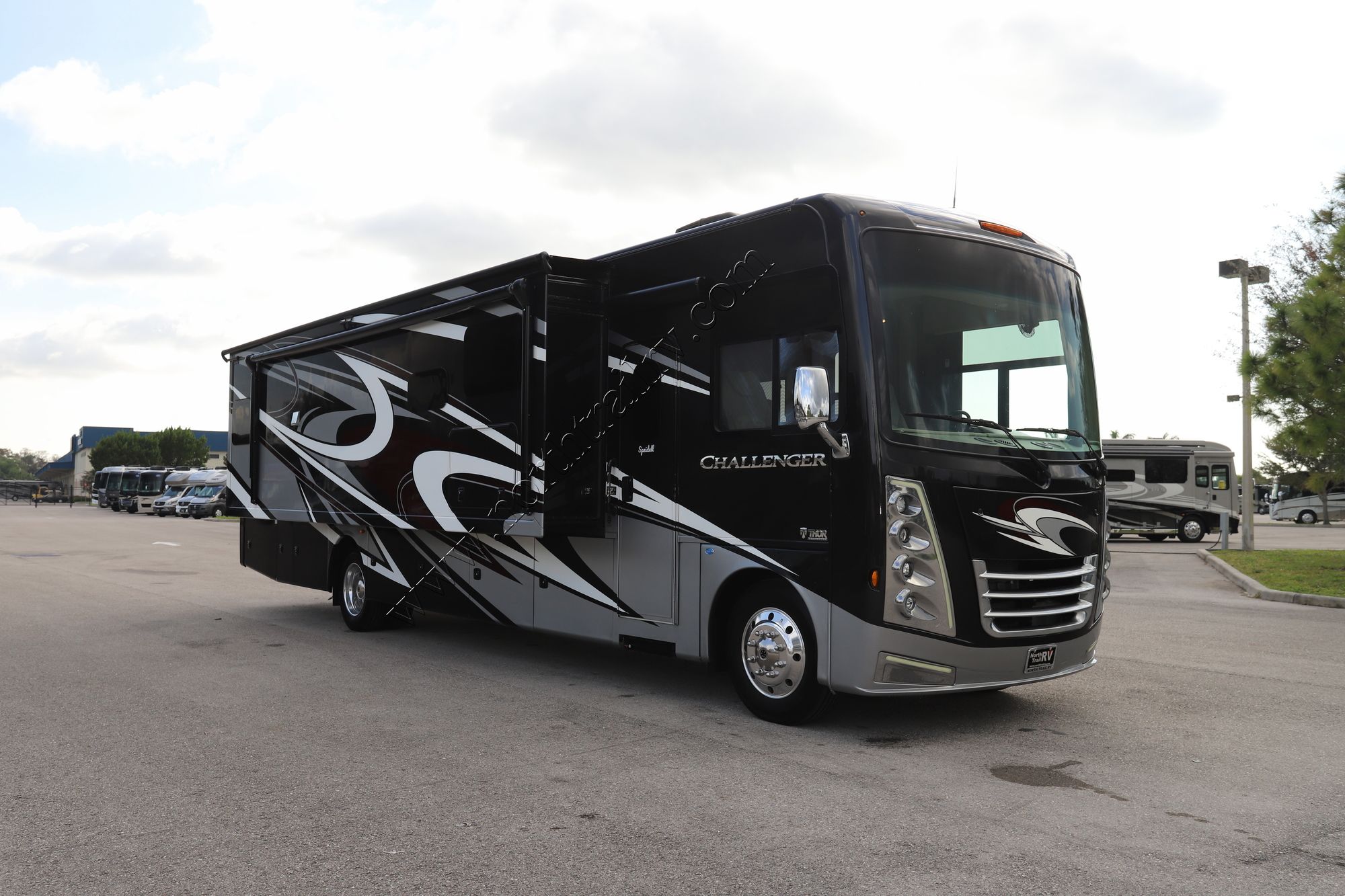 Used 2021 Thor Challenger 37FH Class A  For Sale