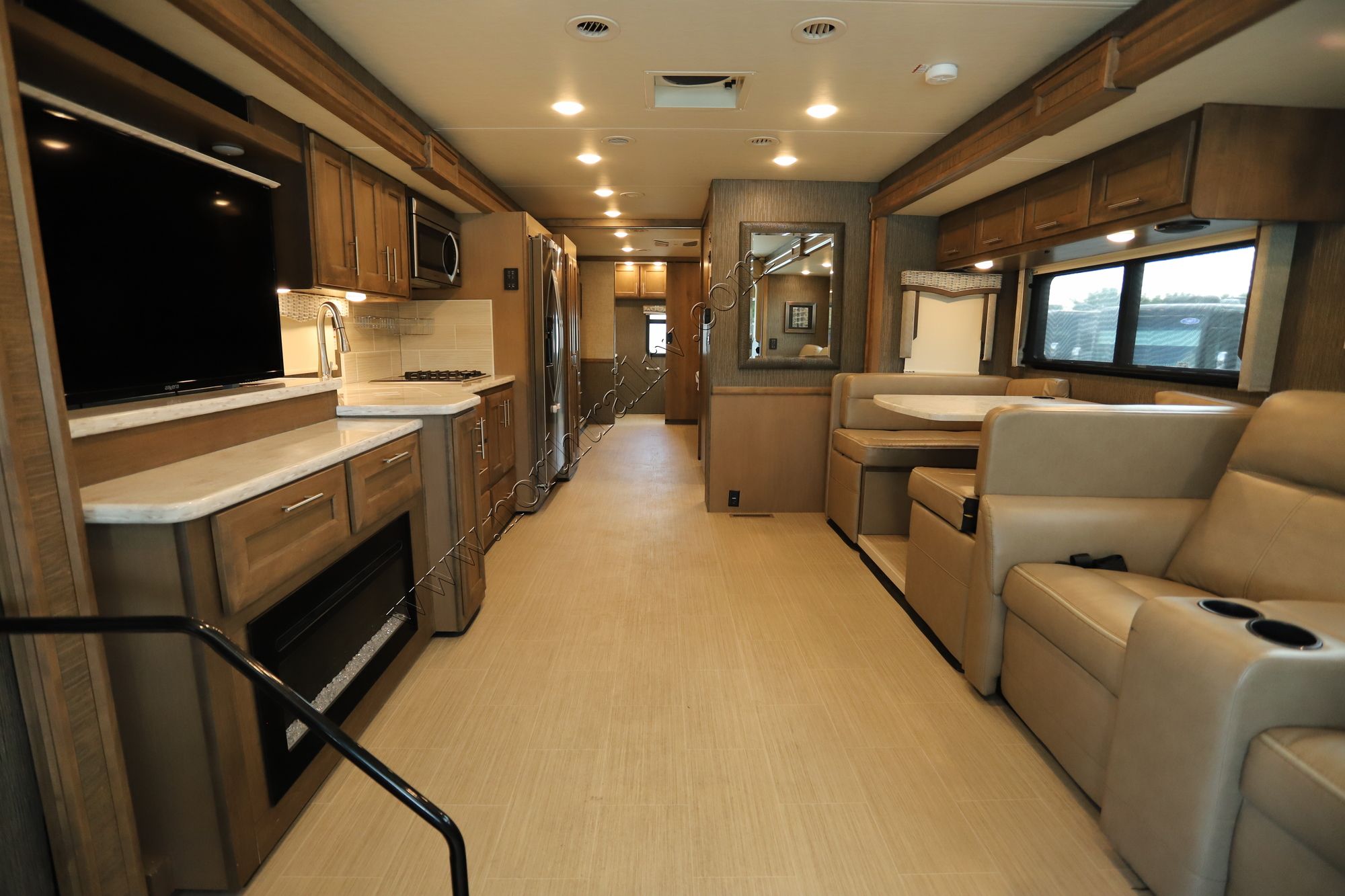 Used 2021 Thor Challenger 37FH Class A  For Sale