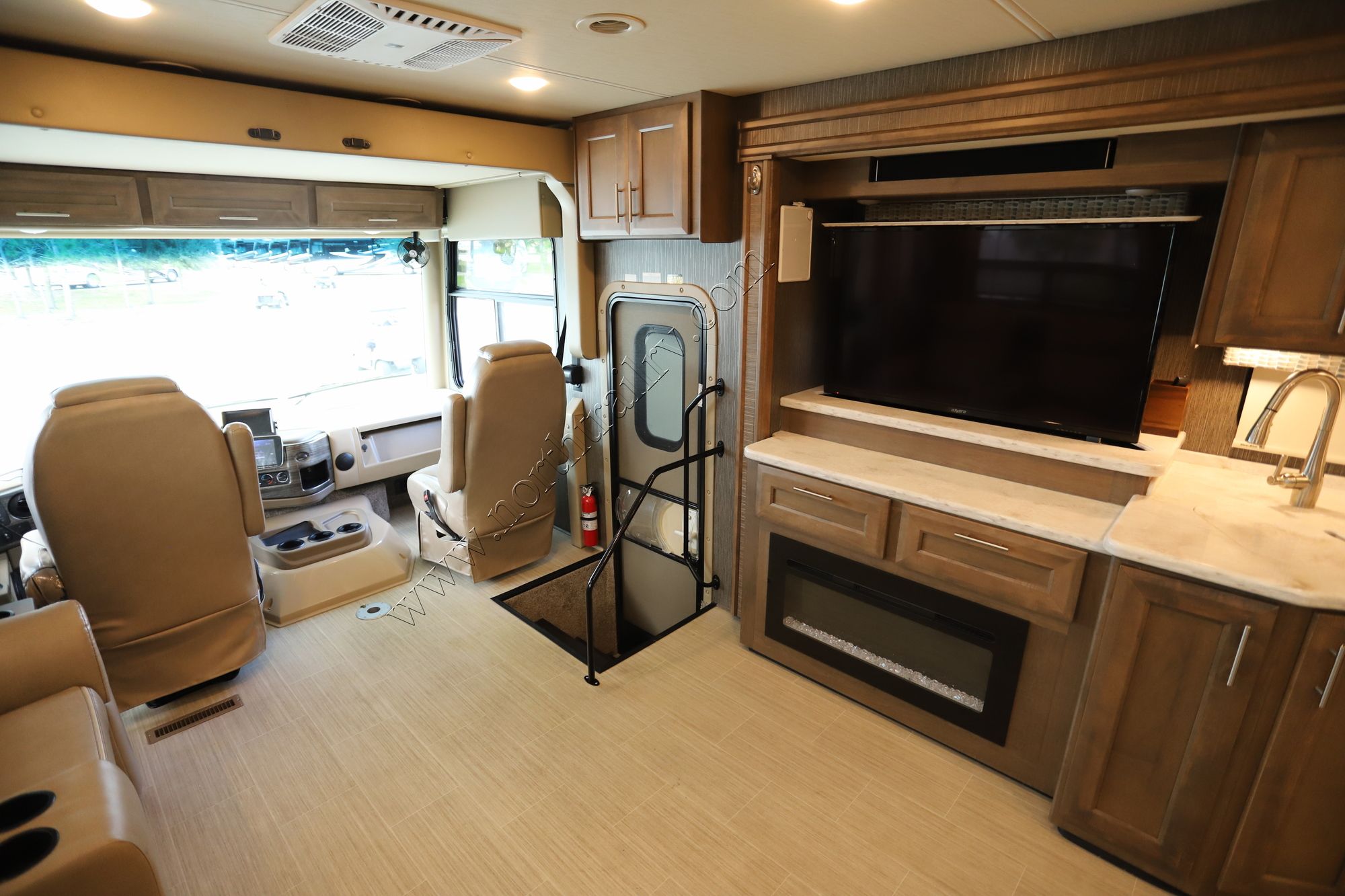 Used 2021 Thor Challenger 37FH Class A  For Sale