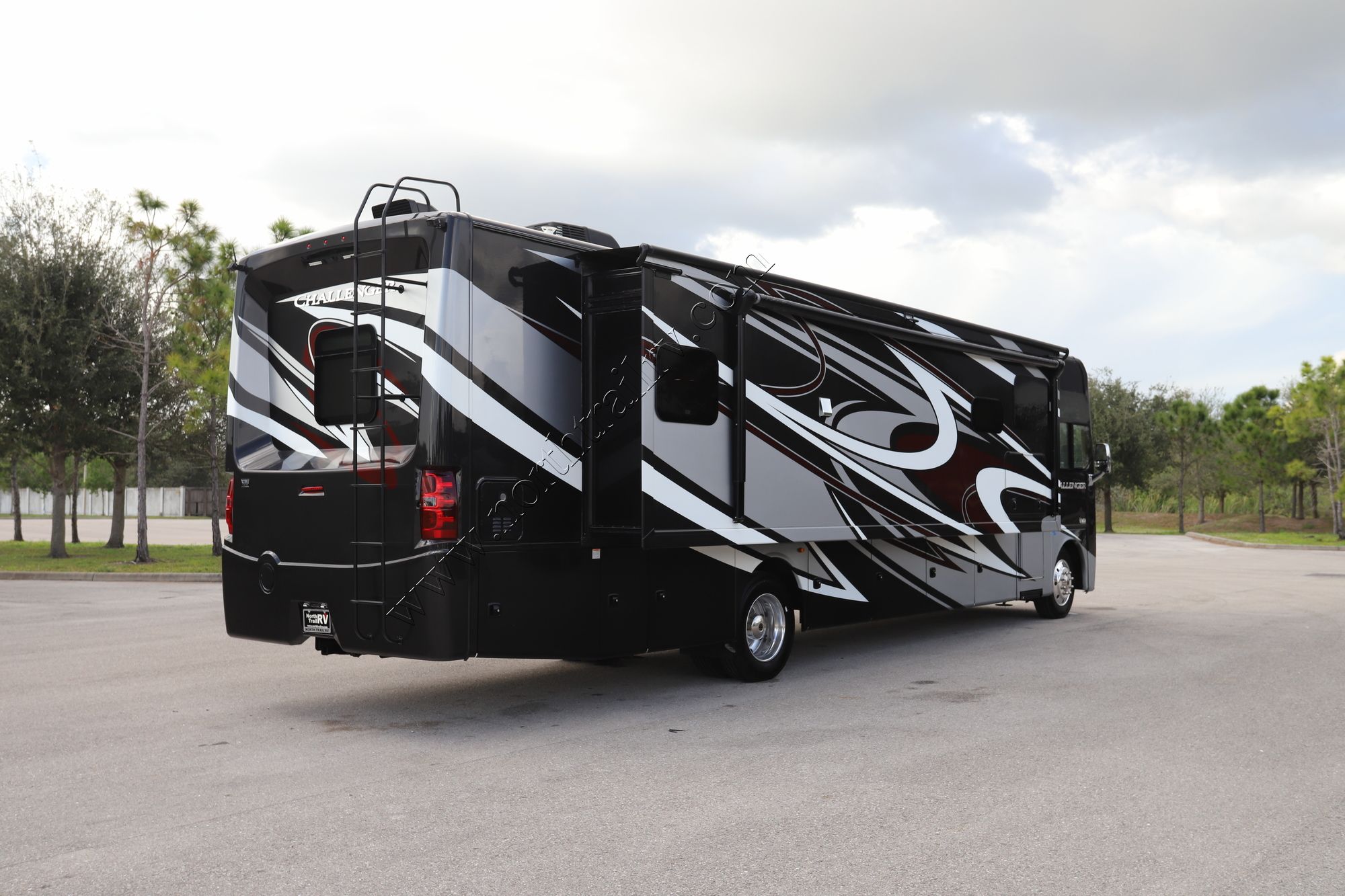 Used 2021 Thor Challenger 37FH Class A  For Sale