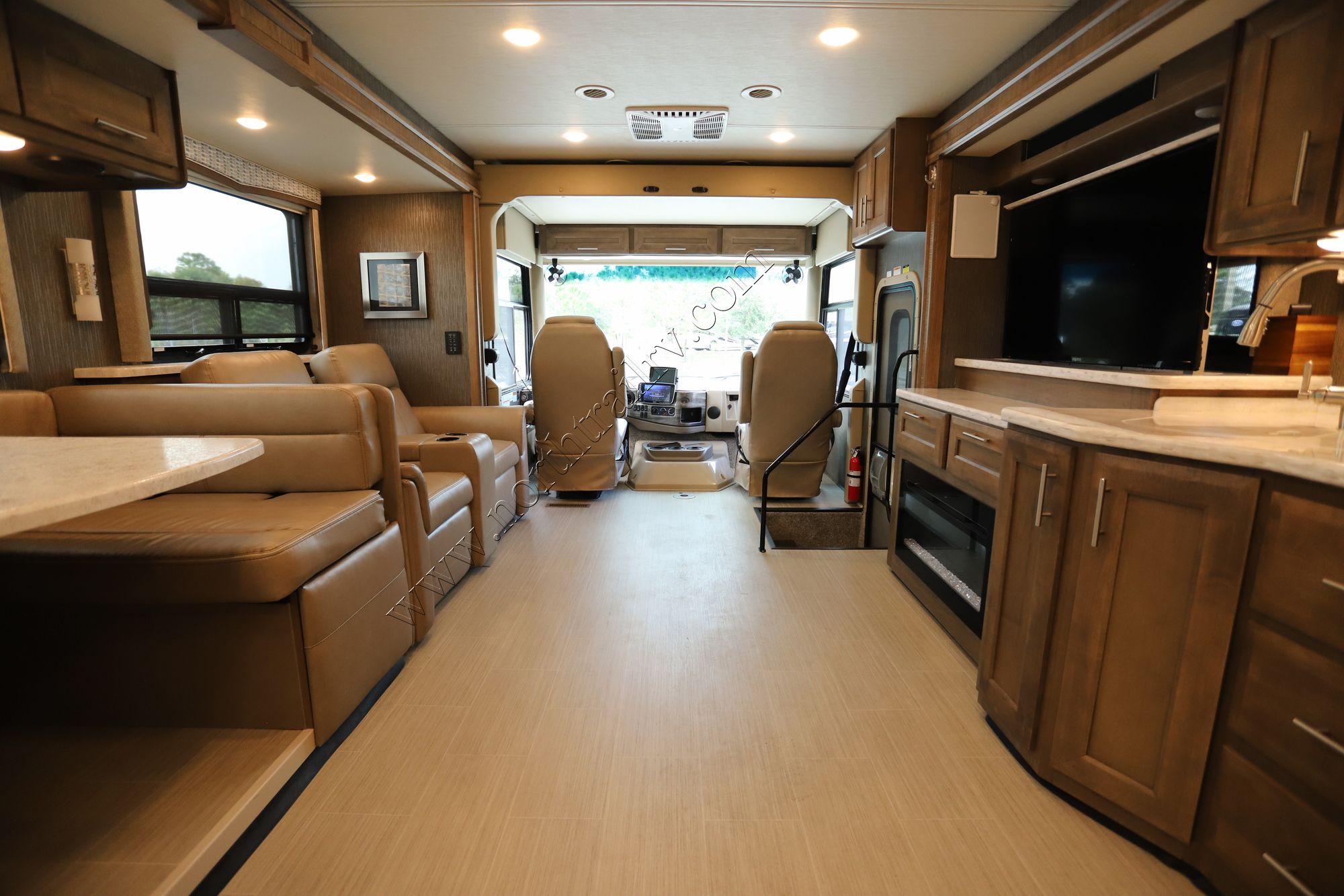 Used 2021 Thor Challenger 37FH Class A  For Sale