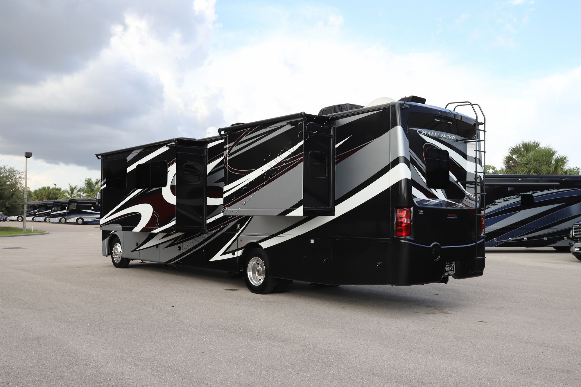 Used 2021 Thor Challenger 37FH Class A  For Sale