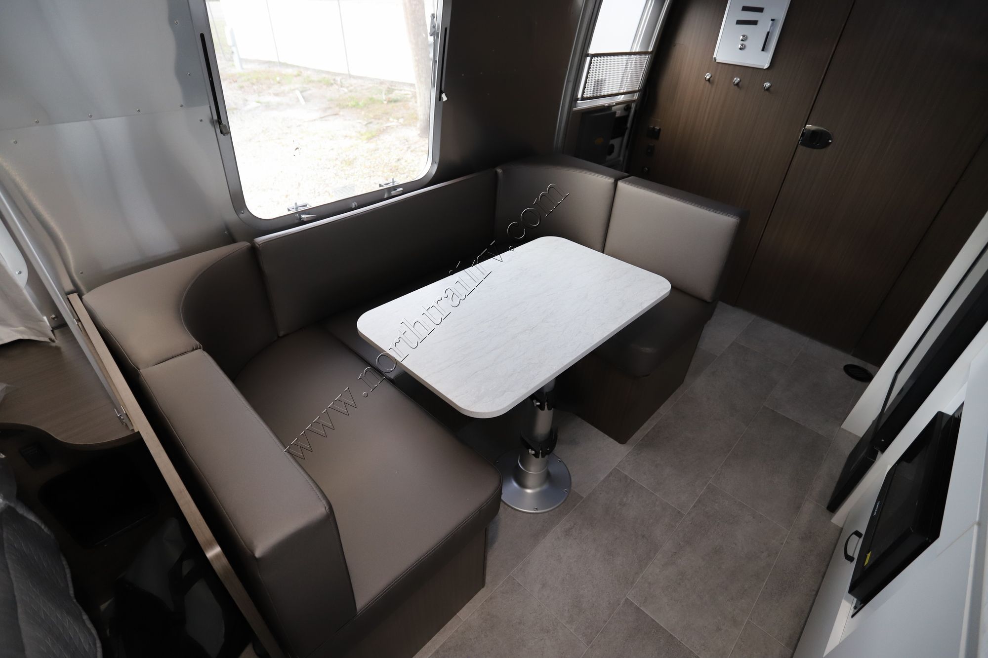 New 2022 Airstream Caravel 22FB Travel Trailer  For Sale