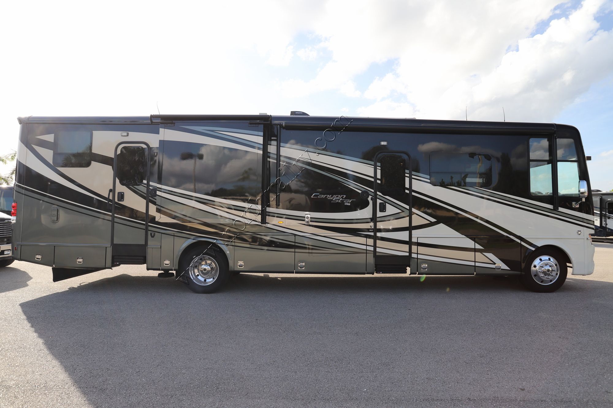 Used 2020 Newmar Canyon Star 3927 Class A  For Sale