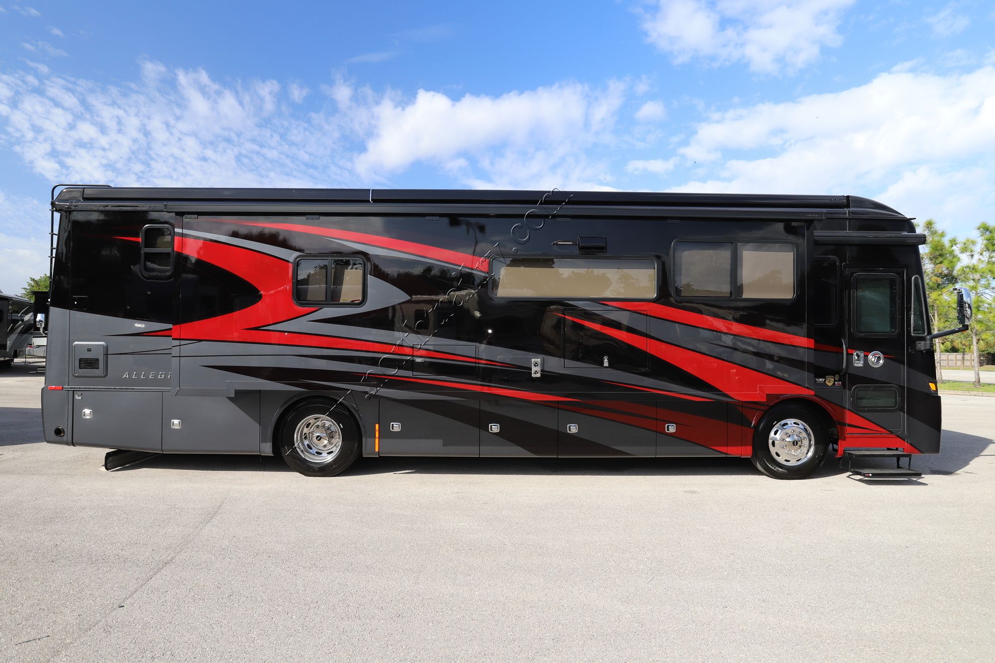 New 2022 Tiffin Motor Homes Allegro Red 37BA Class A  For Sale