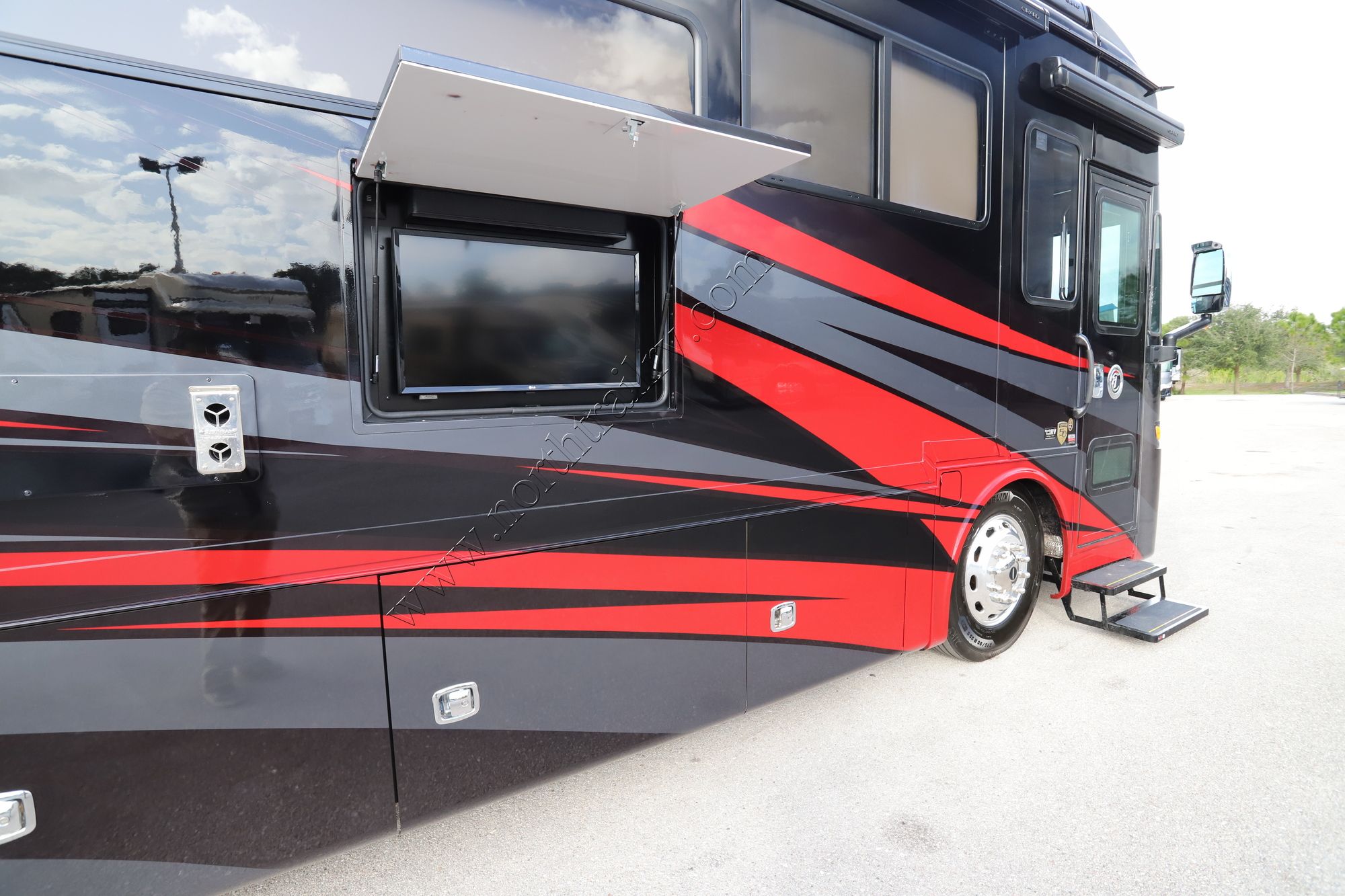 New 2022 Tiffin Motor Homes Allegro Red 37BA Class A  For Sale